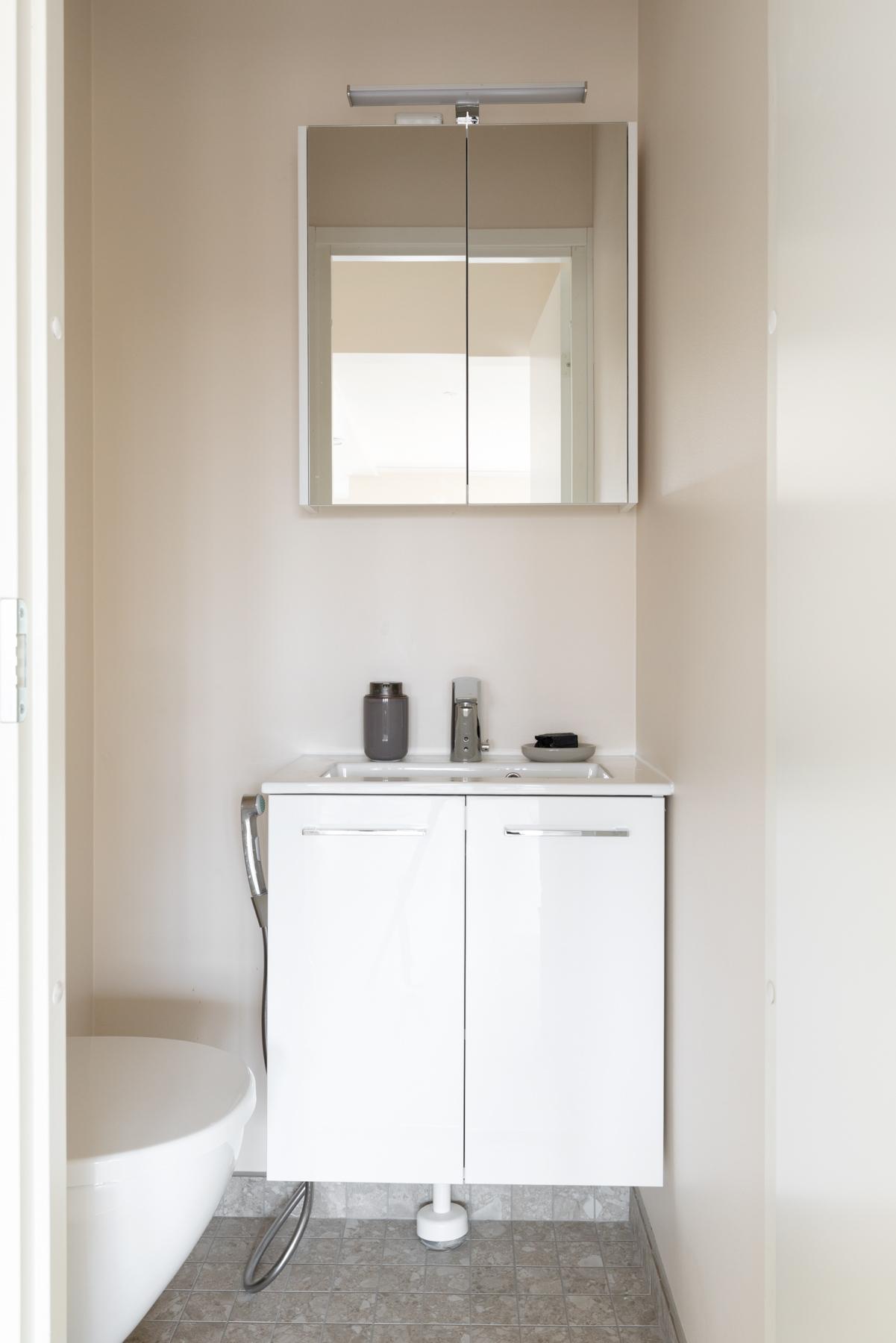 Yläkerran erillinen wc