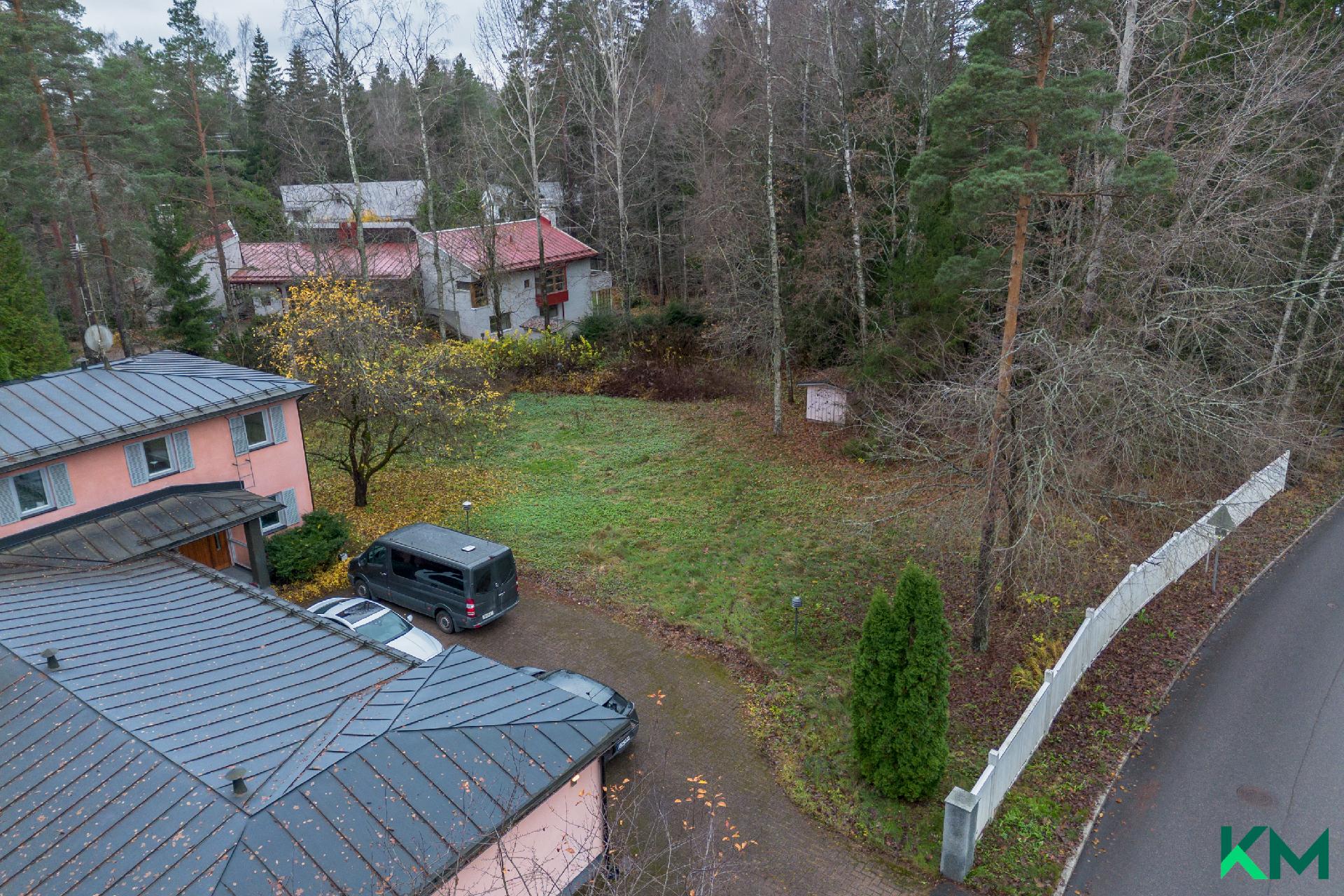 Kylpyläntie 12, Kauniainen