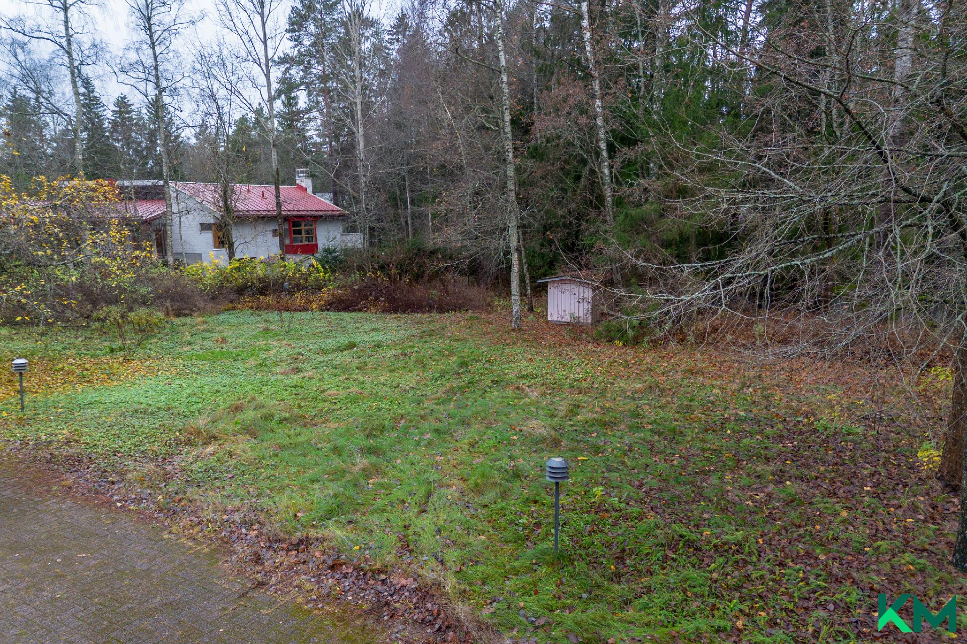 Kylpyläntie 12, Kauniainen