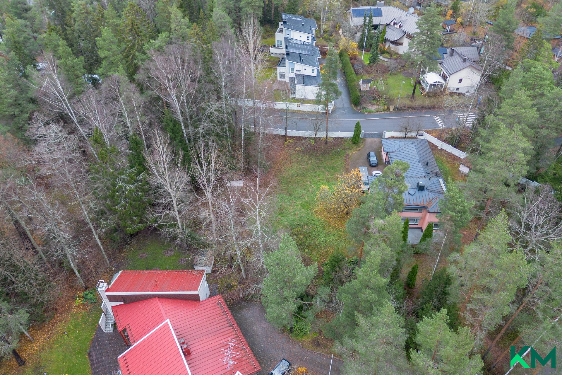 Kylpyläntie 12, Kauniainen