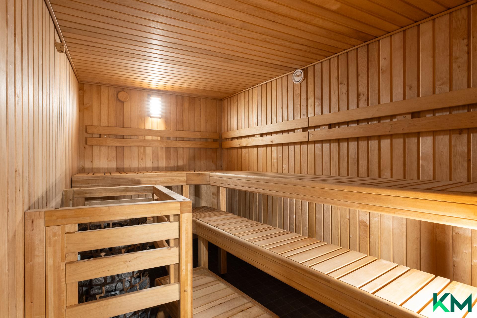 Yhtiön juuri remontoitu sauna