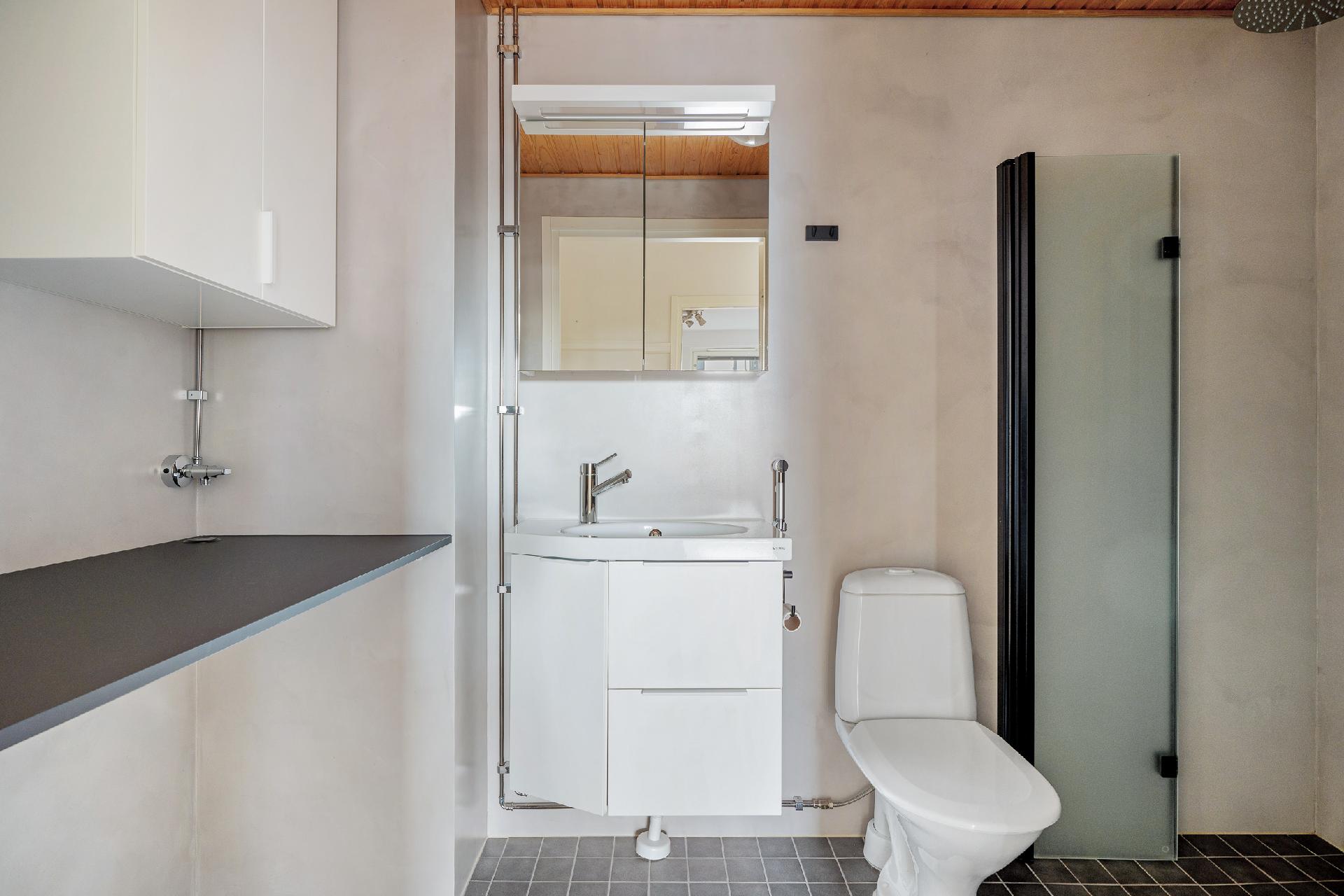 Kylpyhuone, toinen wc