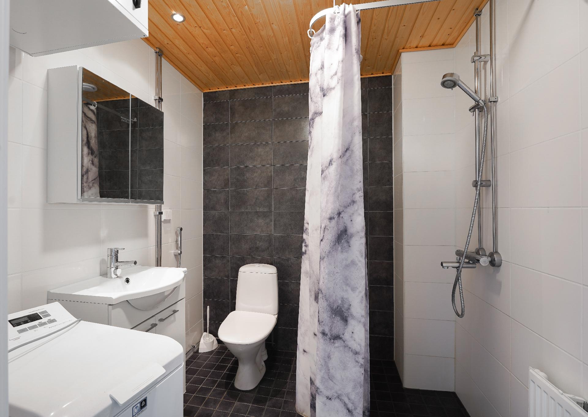 Kauppalinnankatu 1, Linnanmaa, Oulu