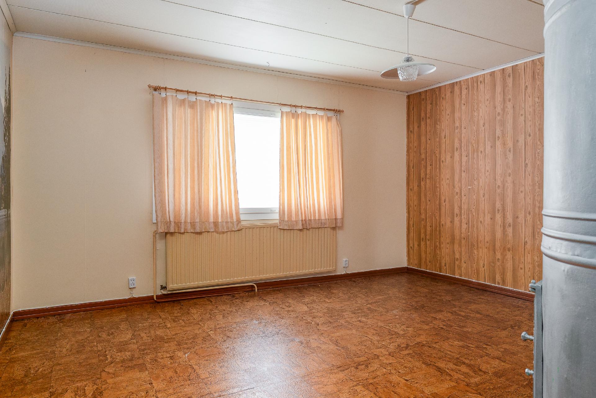 yläkerran makuuhuone