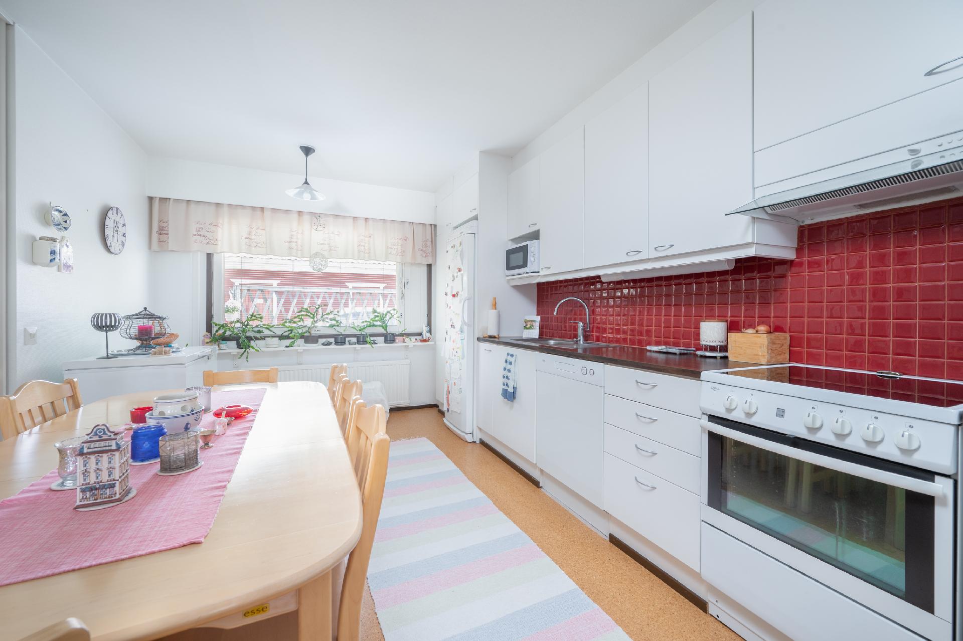 Ullantie 2, Kirkonkylä, Nurmijärvi