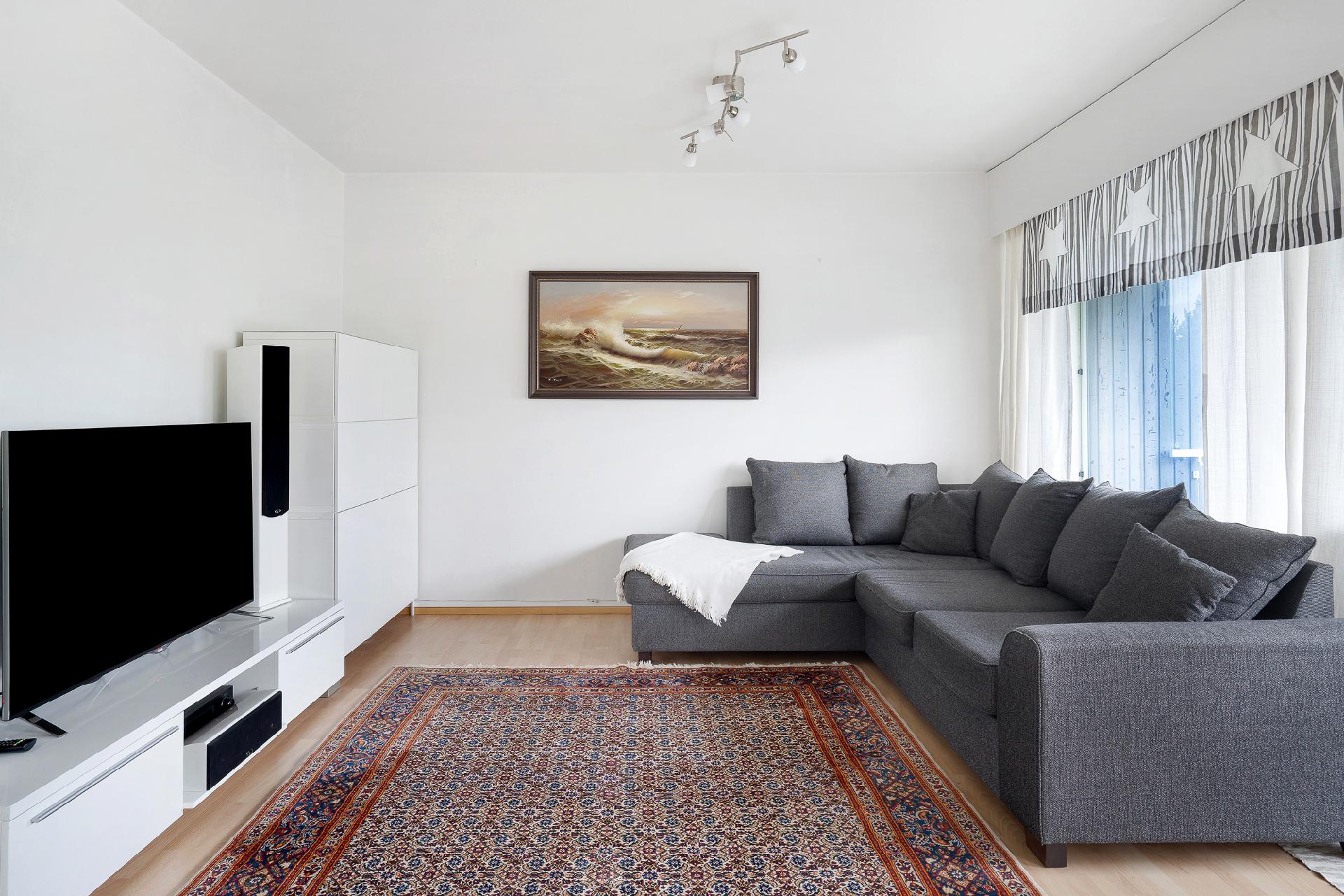 Tuulimyllyntie 8, Myllypuro, Helsinki