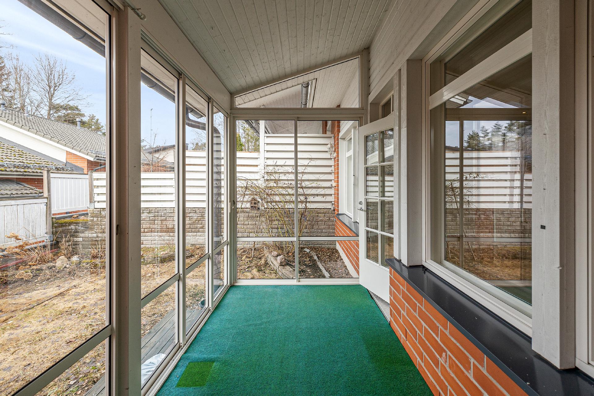 Väinämöisentie 10, Sariolanmäki, Kerava