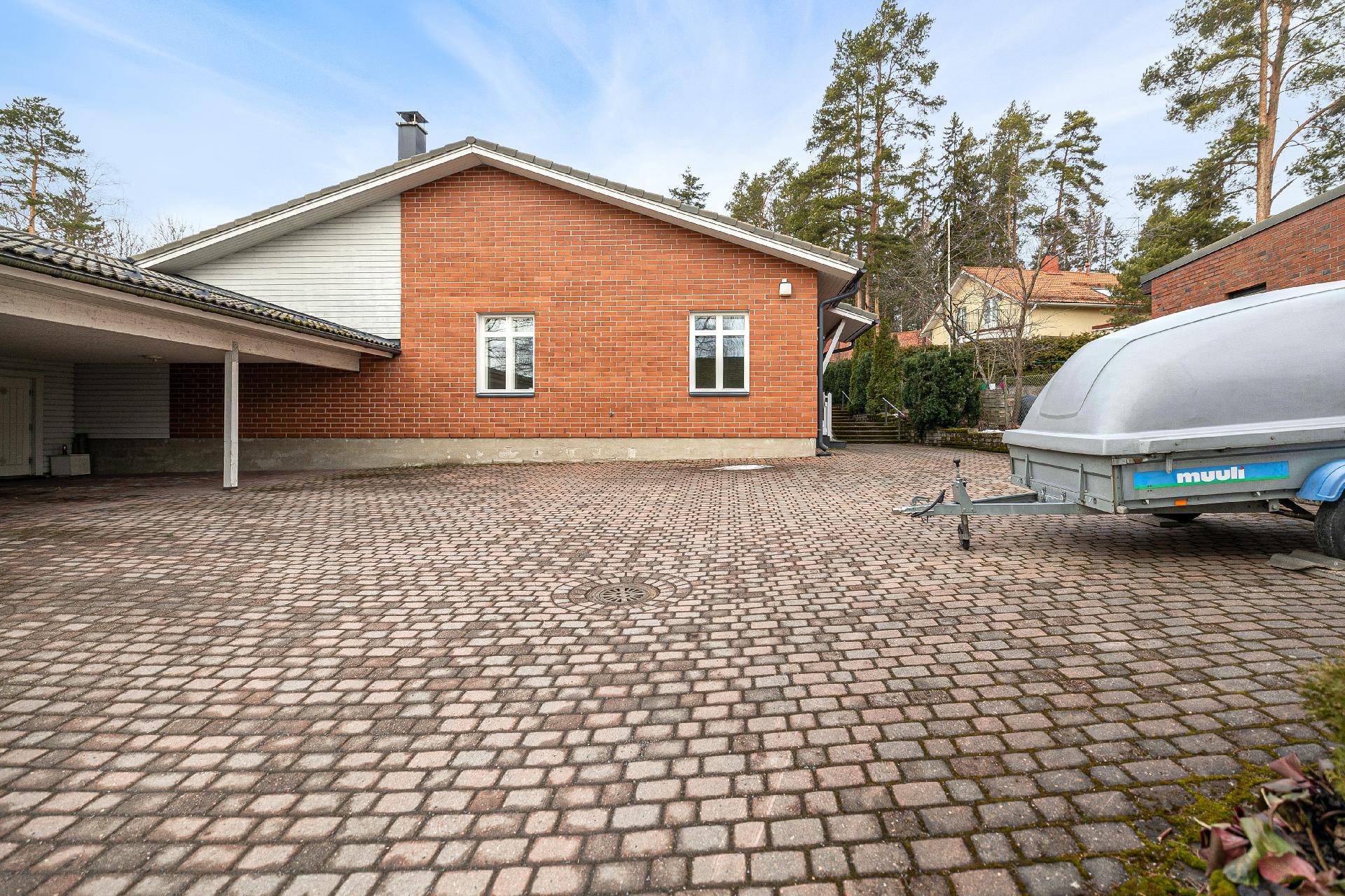 Väinämöisentie 10, Sariolanmäki, Kerava