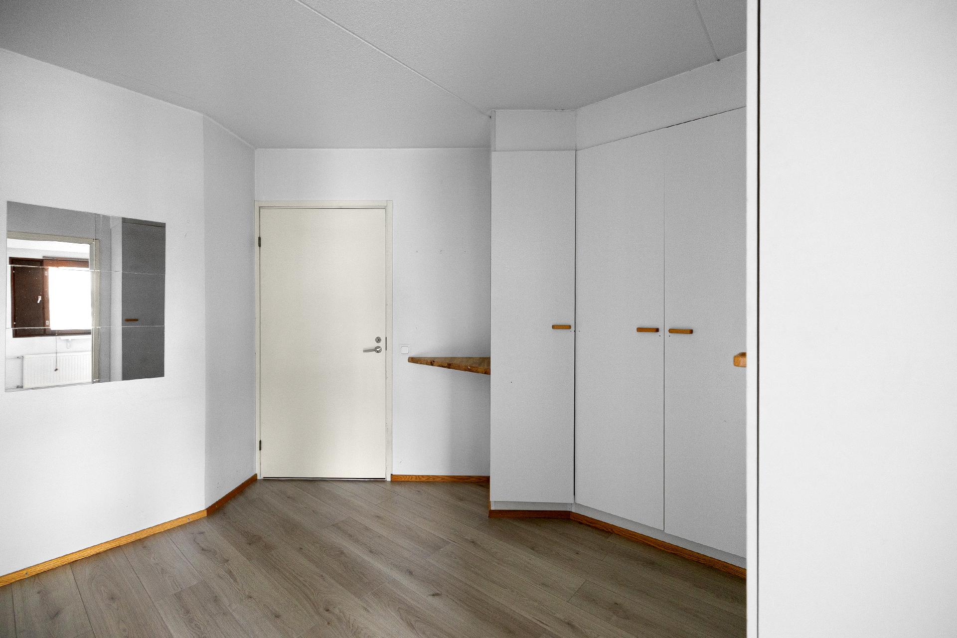 Eteisessä on hyvin säilytystilaa