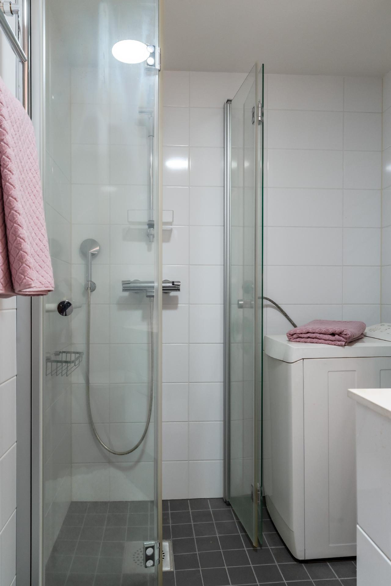 Melkonkatu 1, Lauttasaari, Helsinki