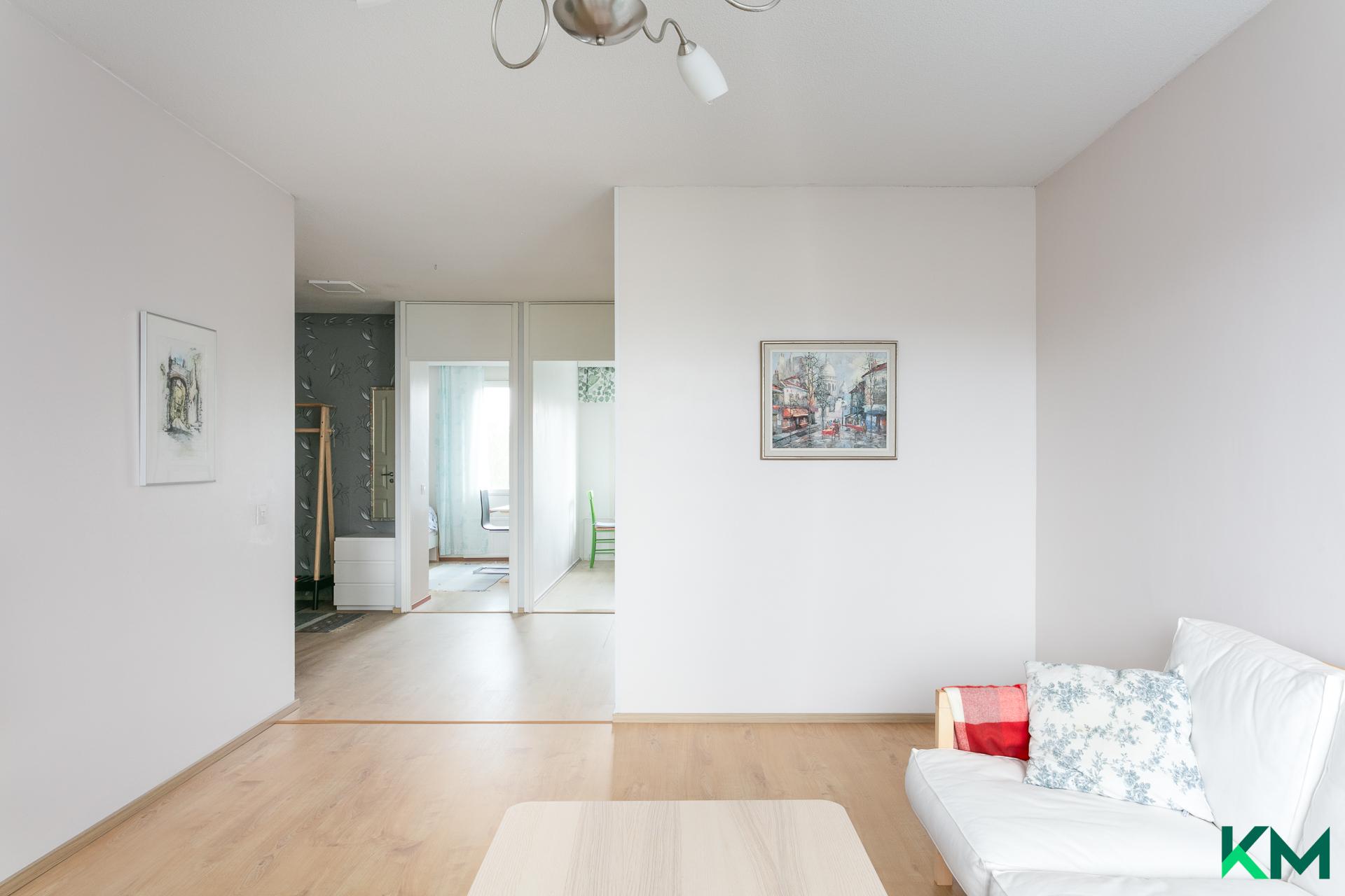 iso, tilava olohuone