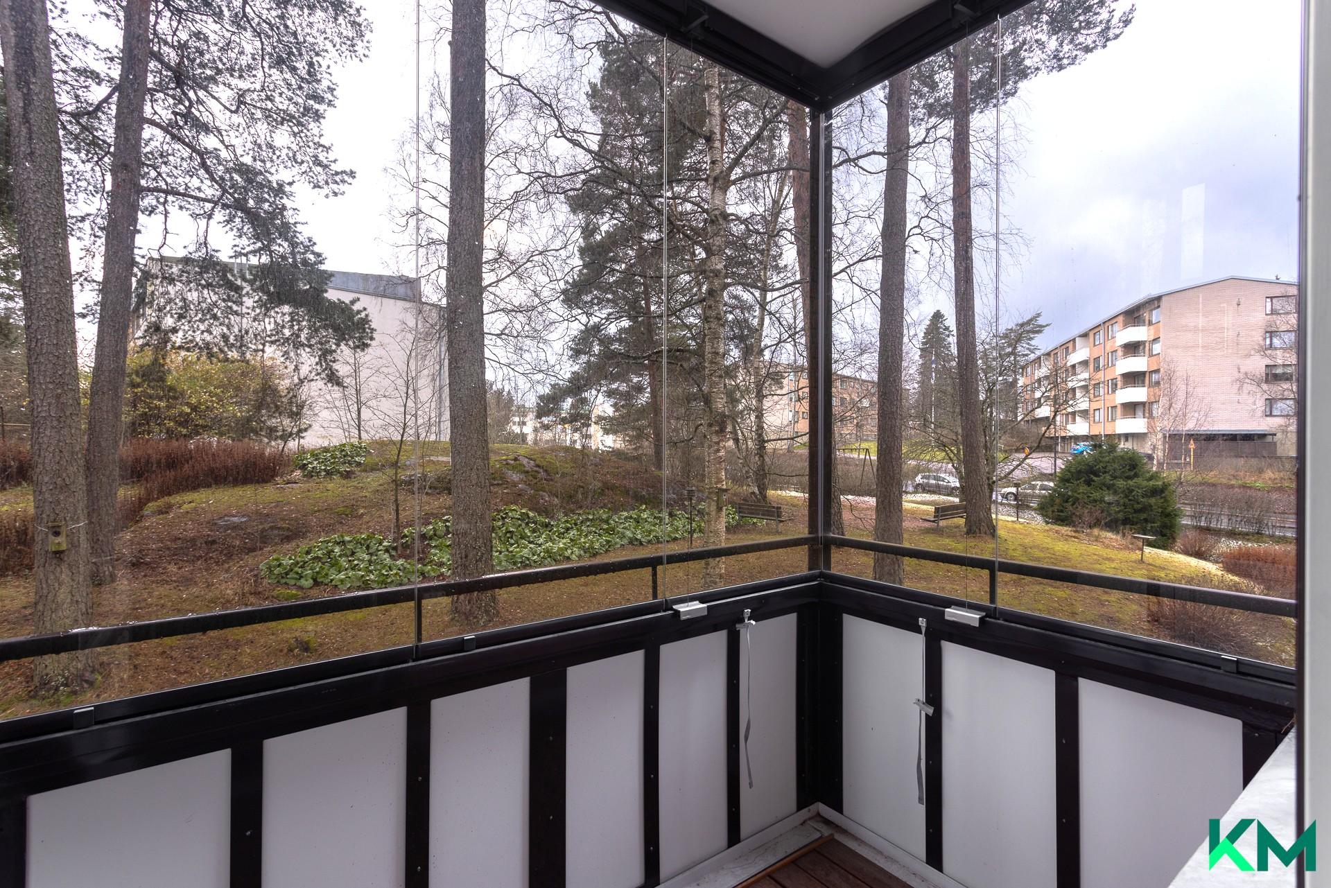 Parekkeelta on vehreät,