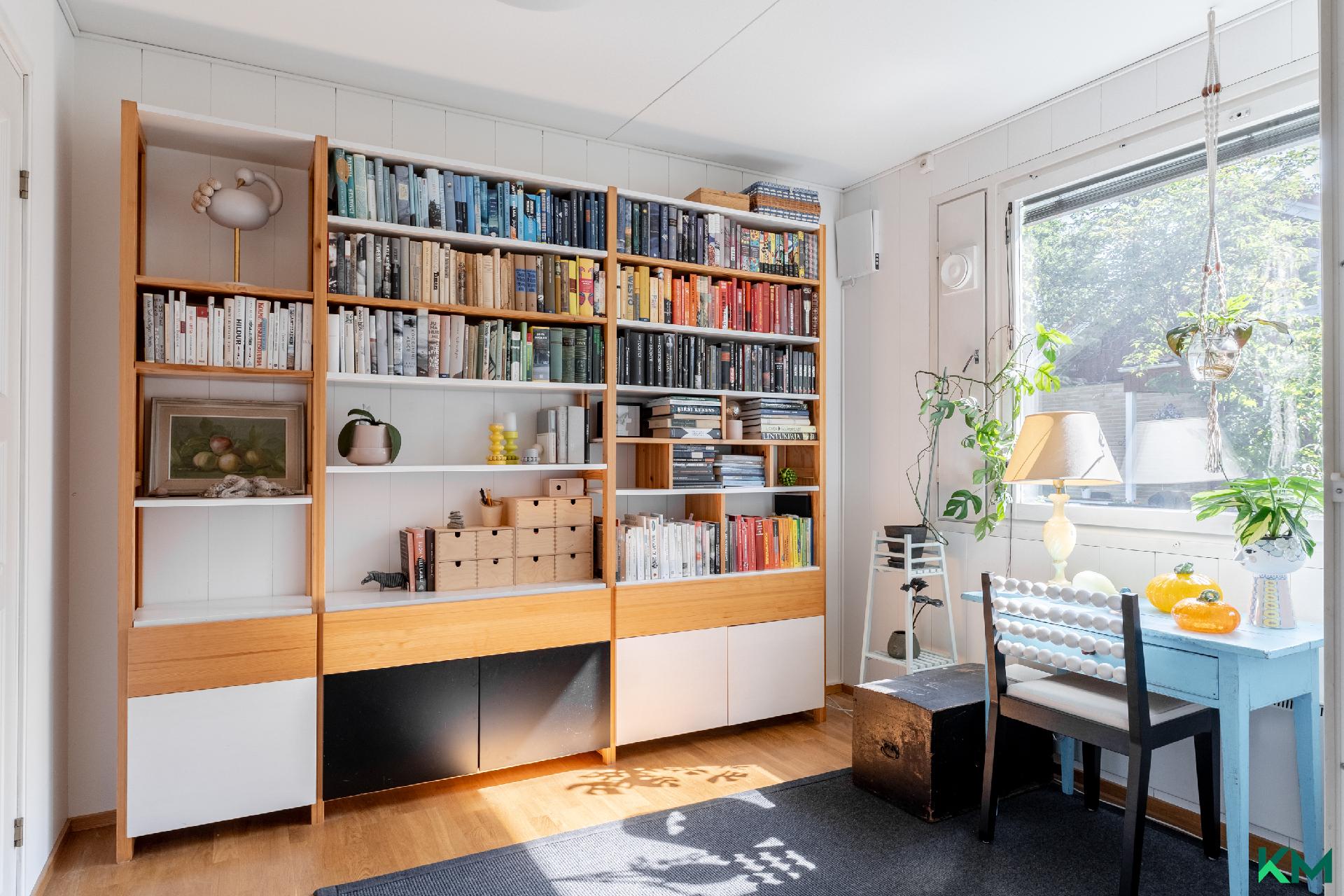 työhuone/makuuhuone