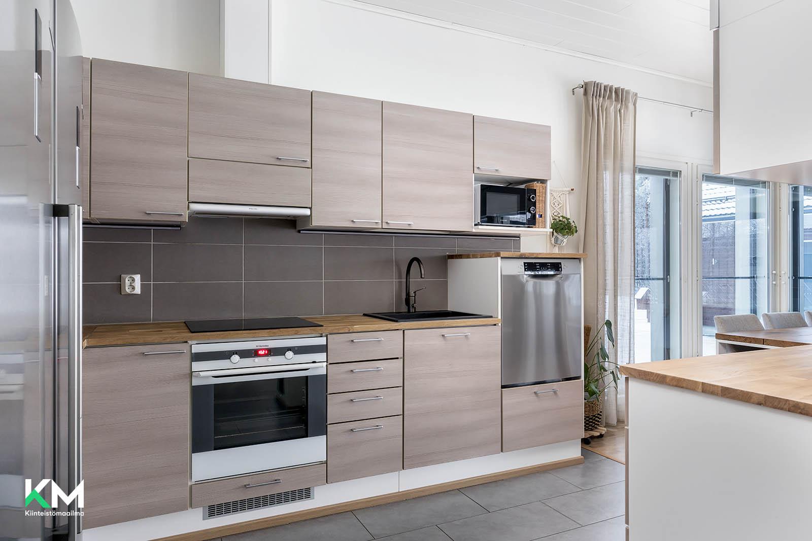 Elokuja 14, Tikkasenharju, Ii