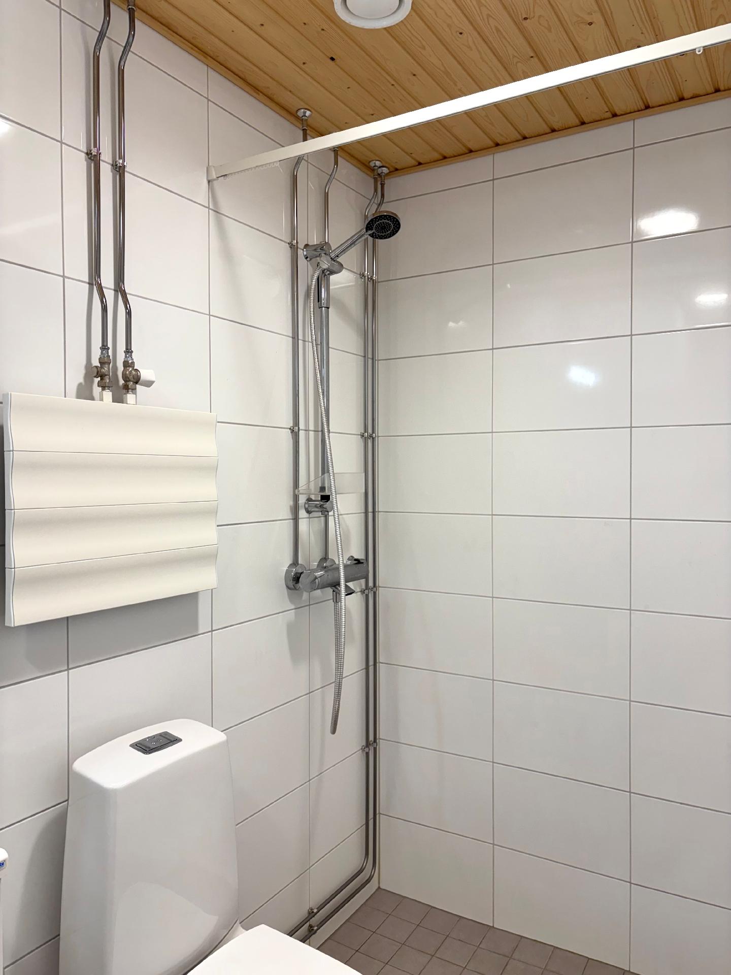 Jokiväylä 33, Rantavitikka, Rovaniemi