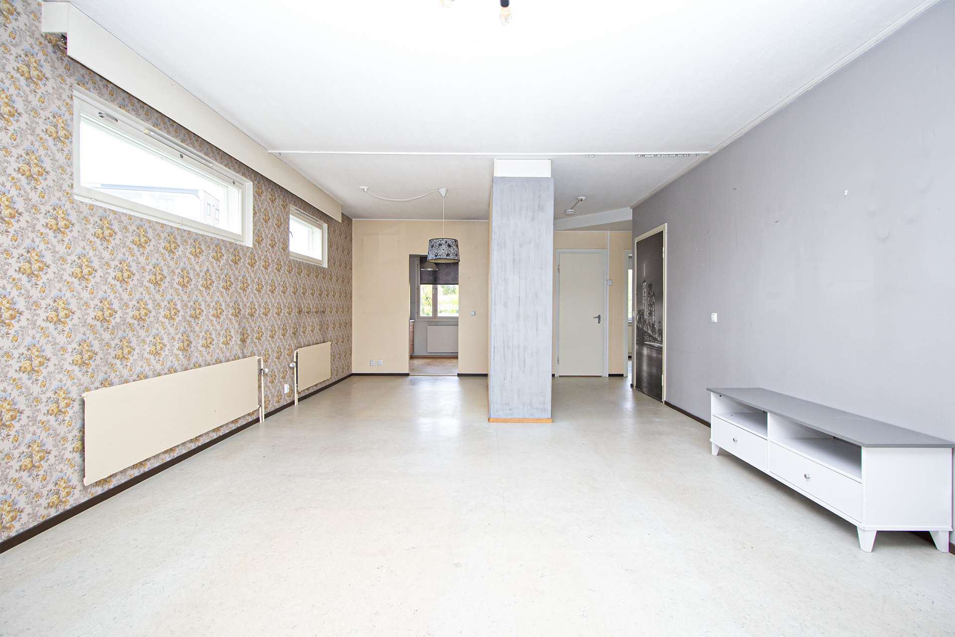 olohuone/ruokailu/eteinen