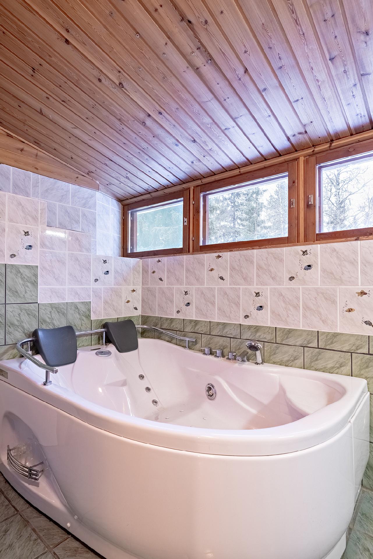 Pyhänsivuntie 27, Jurvakaisenmutka, Muhos