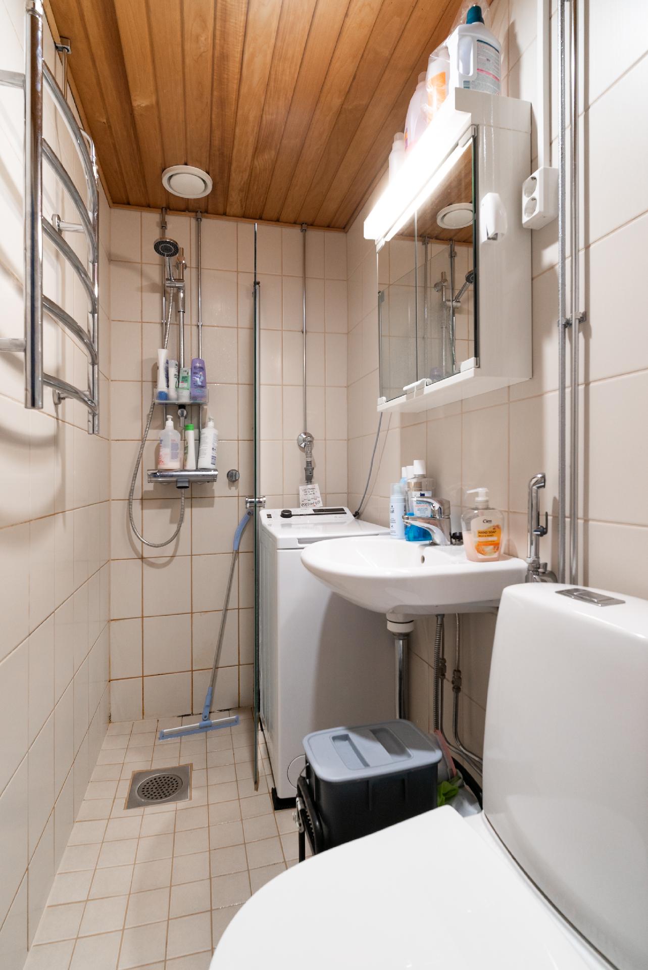 Remontoitu kylpyhuone