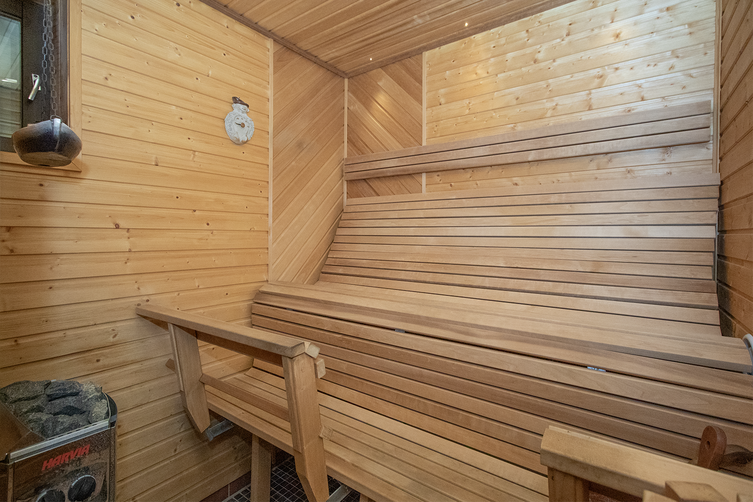 Saunassa muotolauteet