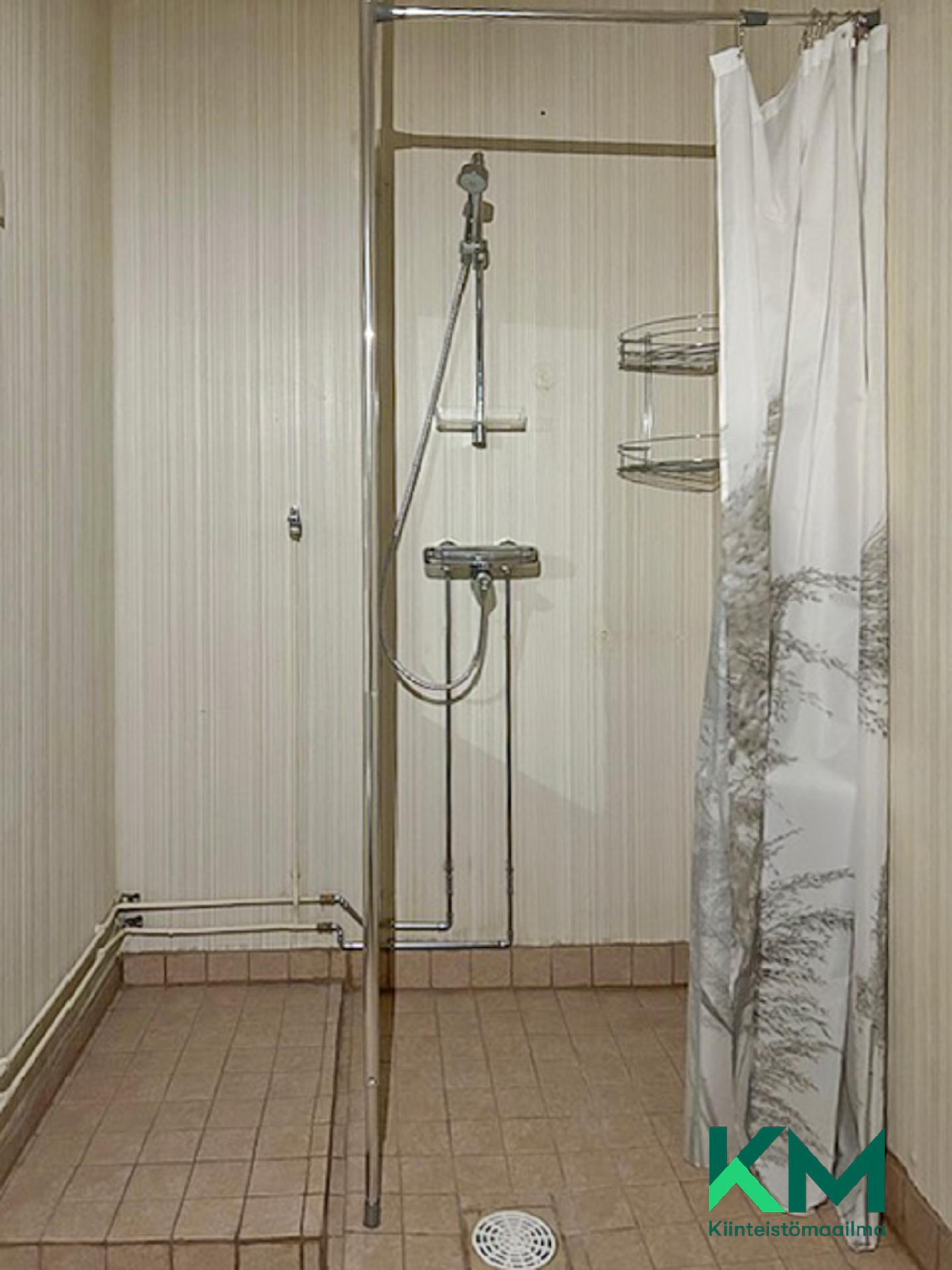 Jääkiekkoradankuja 4, Hernemäki, Savonlinna