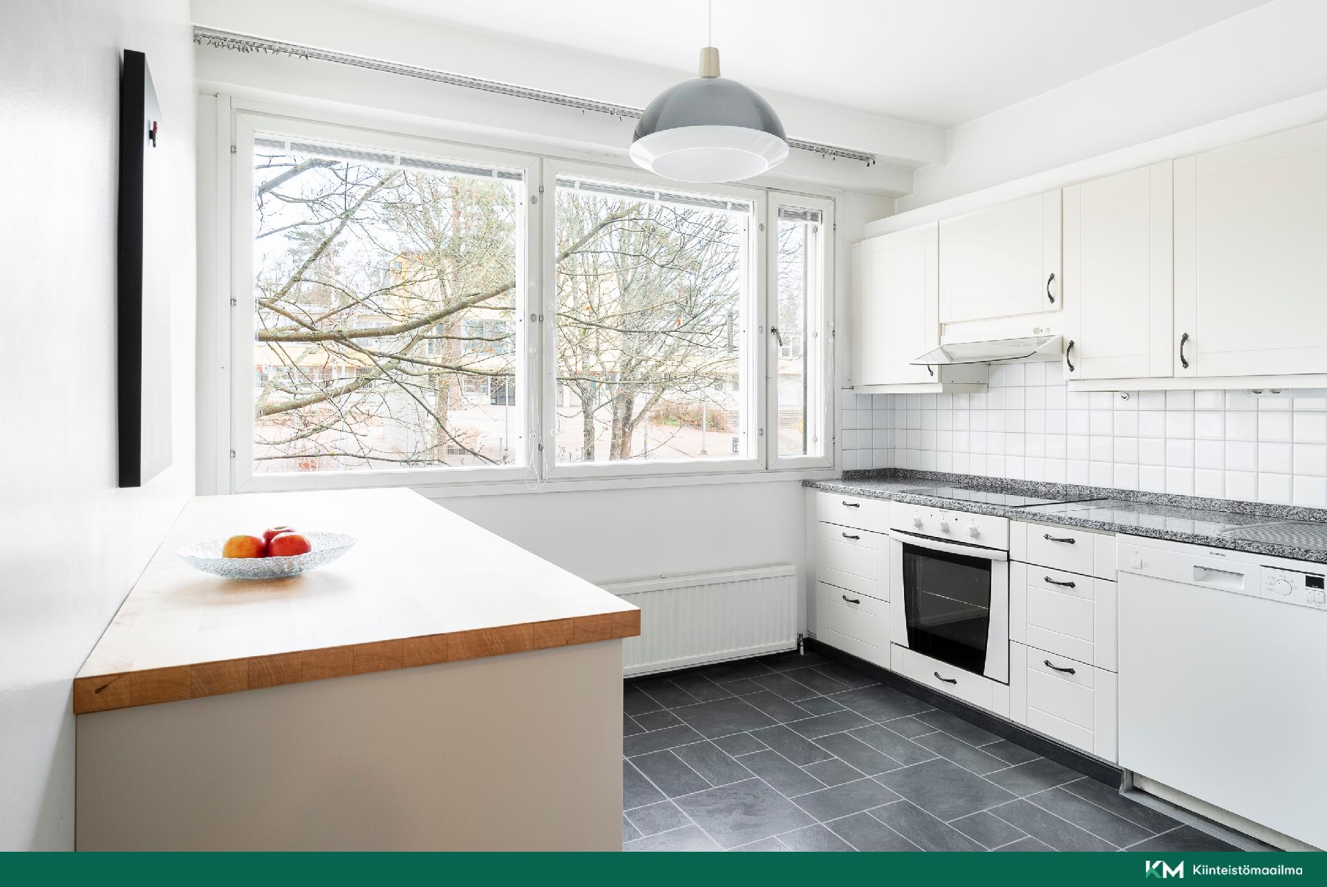 Kievarinraitti 4, Viherlaakso, Espoo