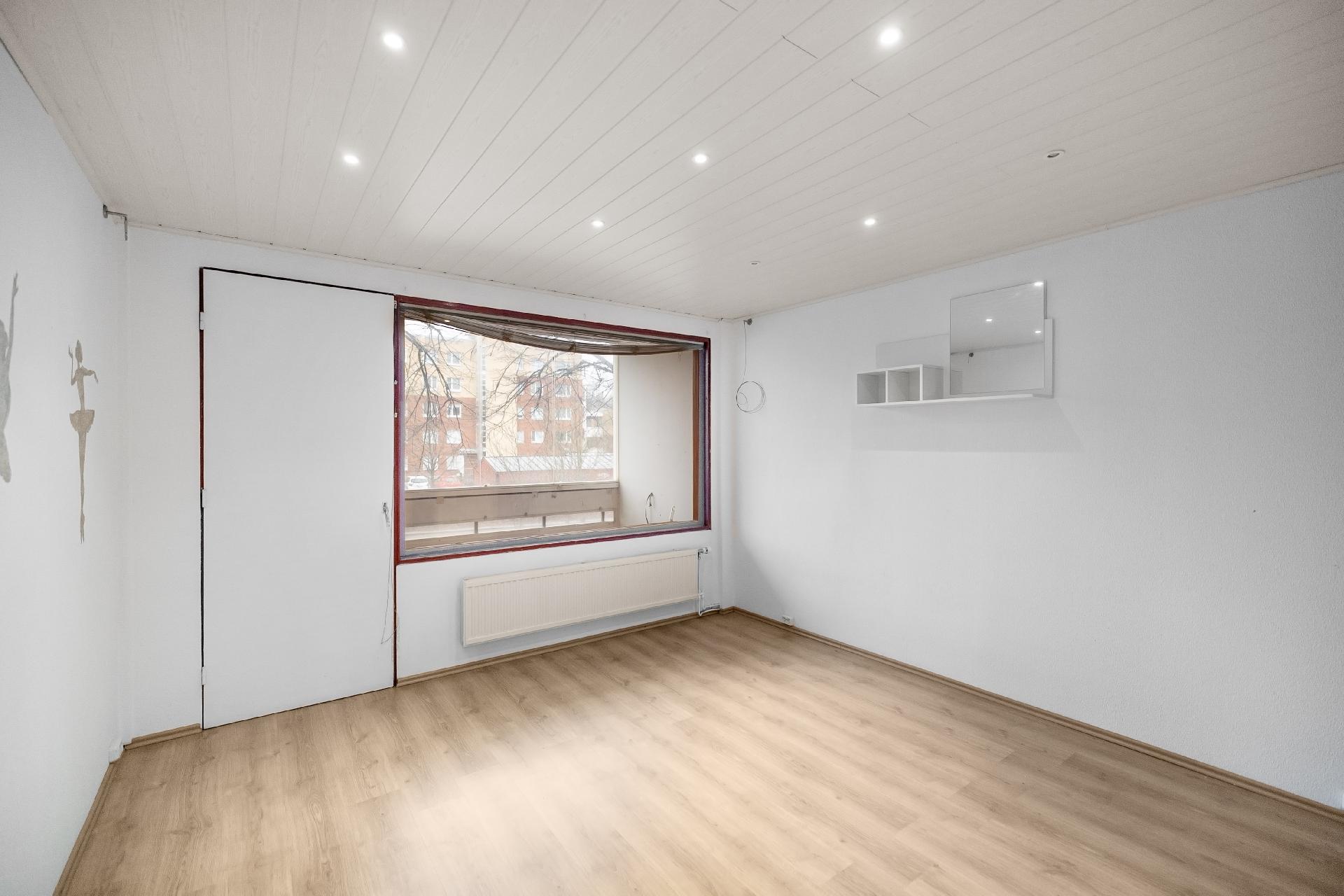 Tuusulantie 37, Untola, Kerava