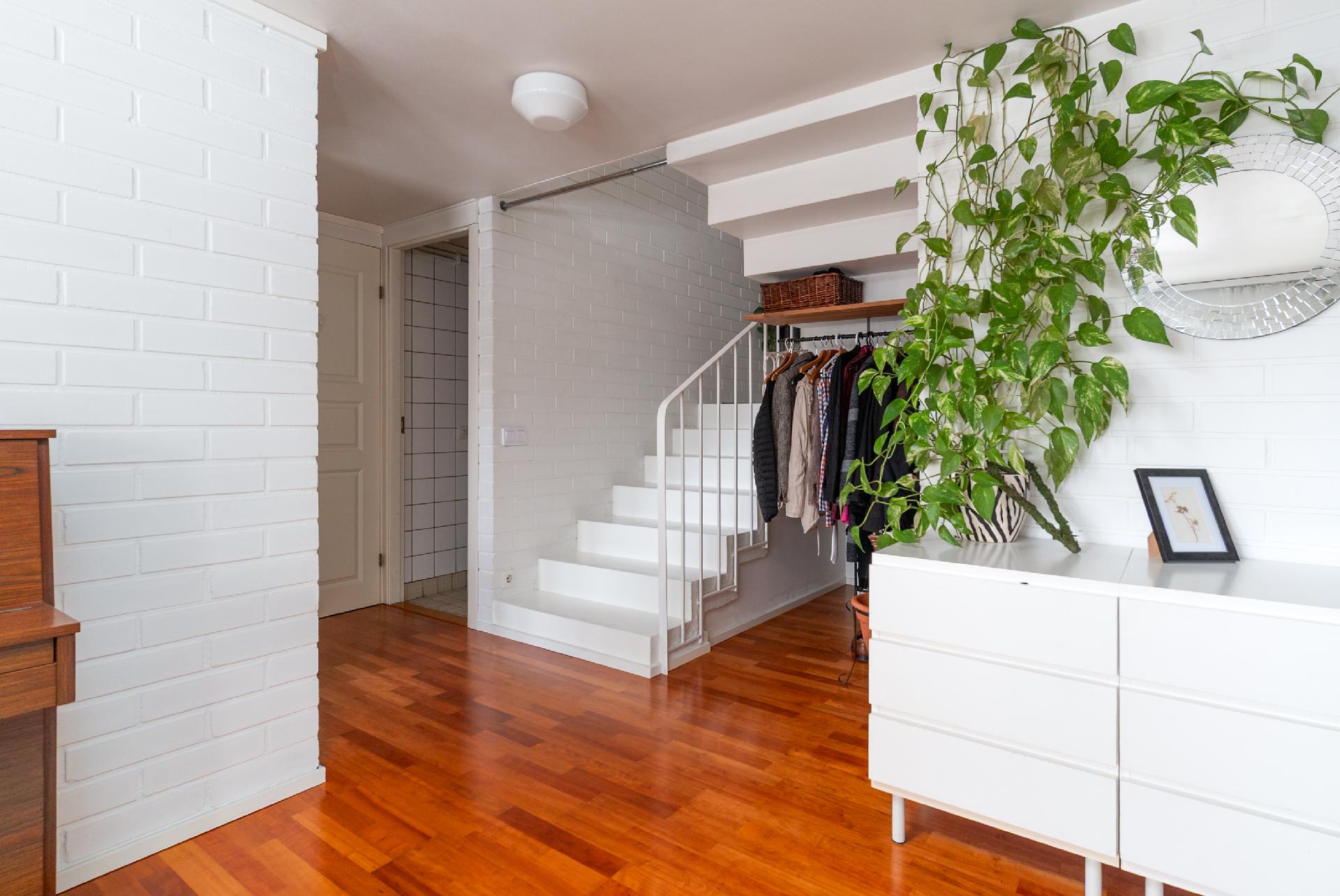 Portaikko alakerrasta