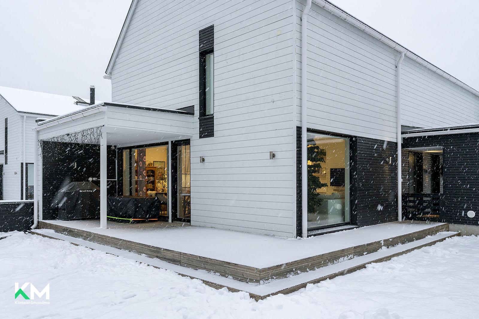 Palloilijantie 17, Kivikkokangas, Oulu