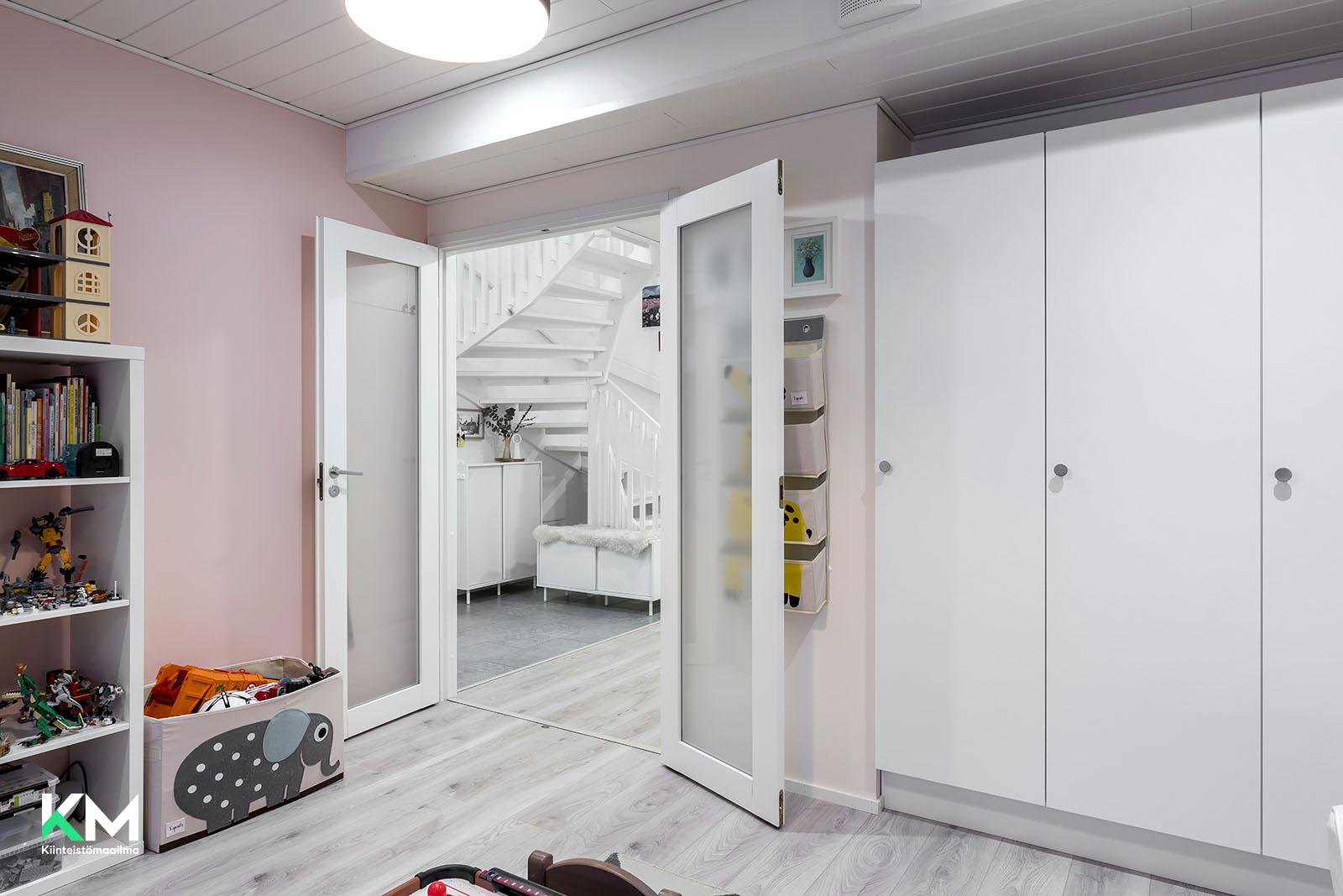 Palloilijantie 17, Kivikkokangas, Oulu