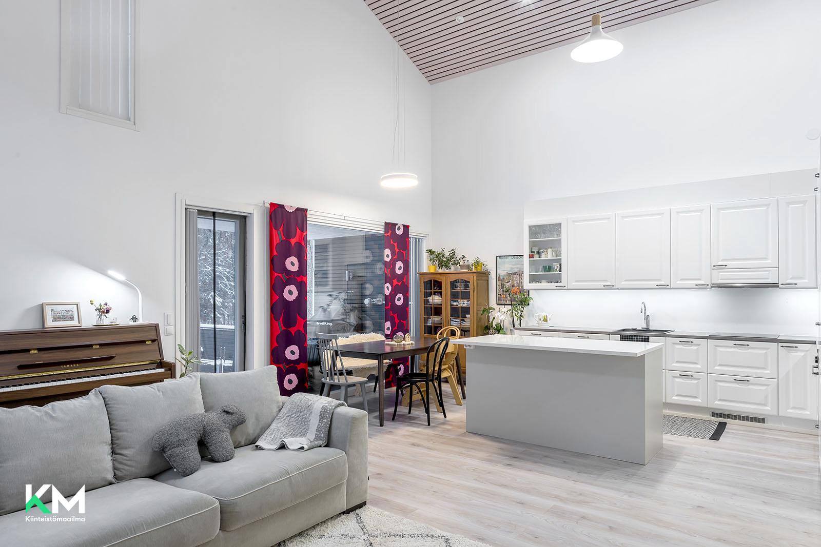 Palloilijantie 17, Kivikkokangas, Oulu