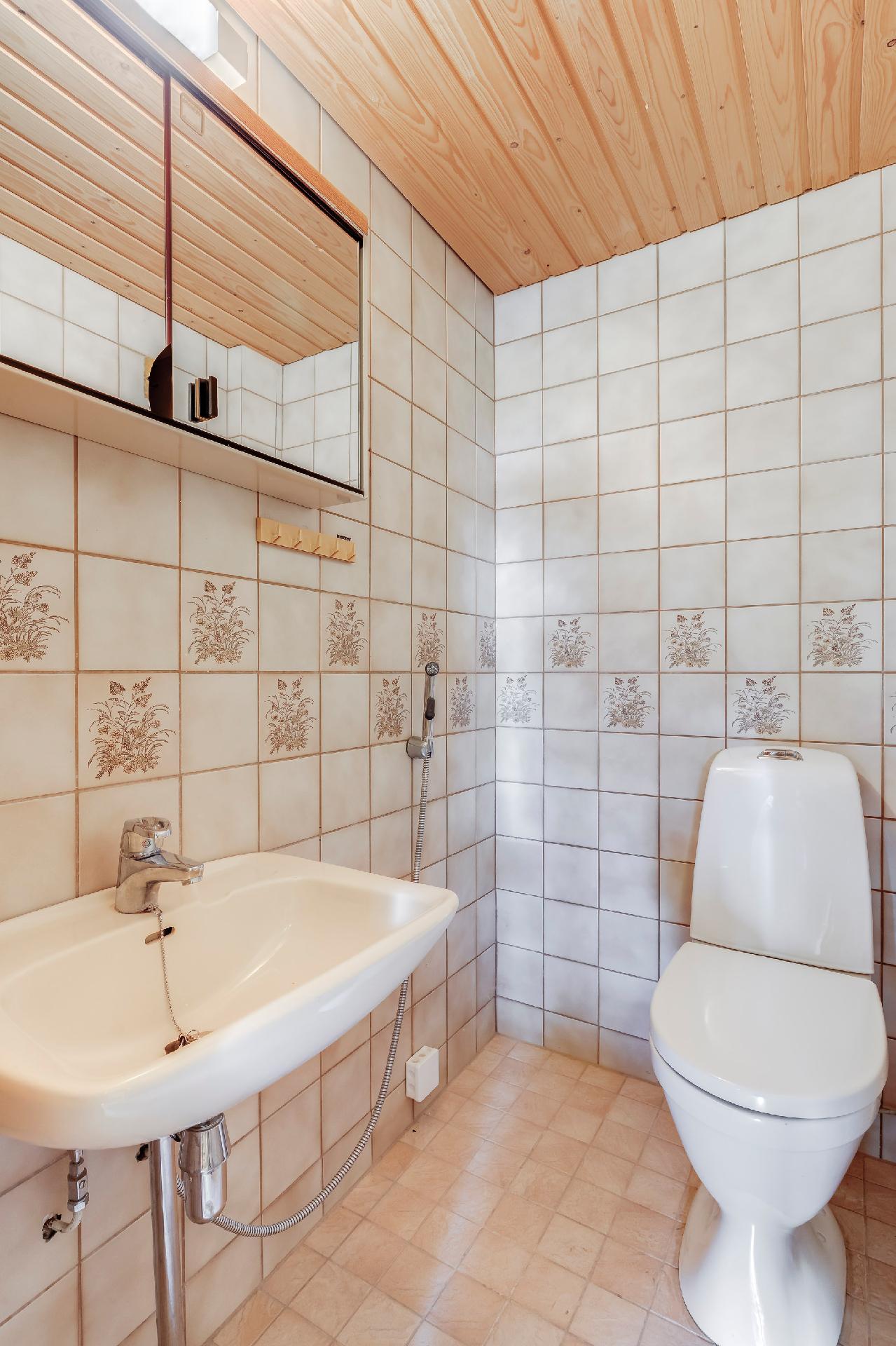 Rasinkuja 5, Tapaninkylä, Helsinki