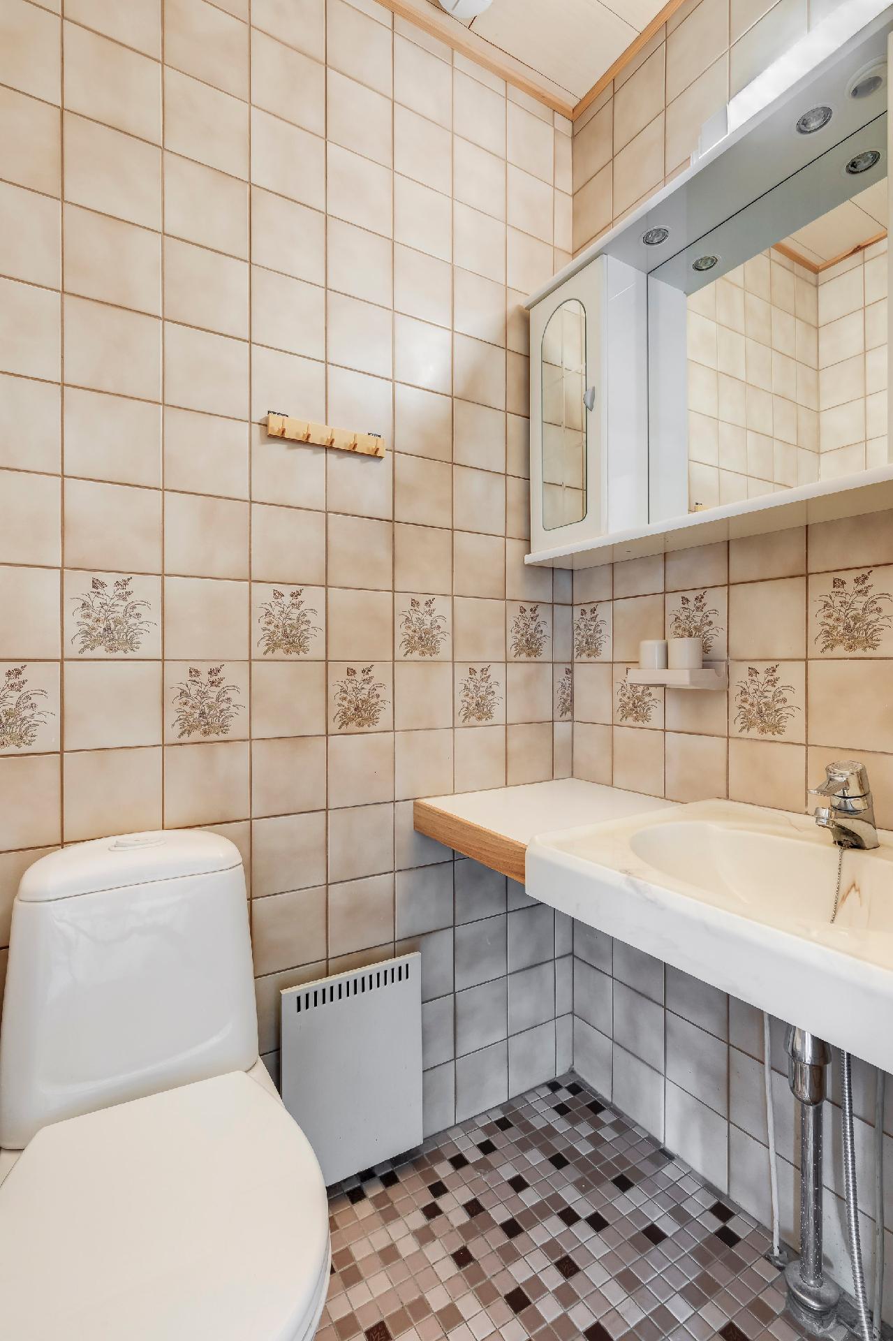 Rasinkuja 5, Tapaninkylä, Helsinki