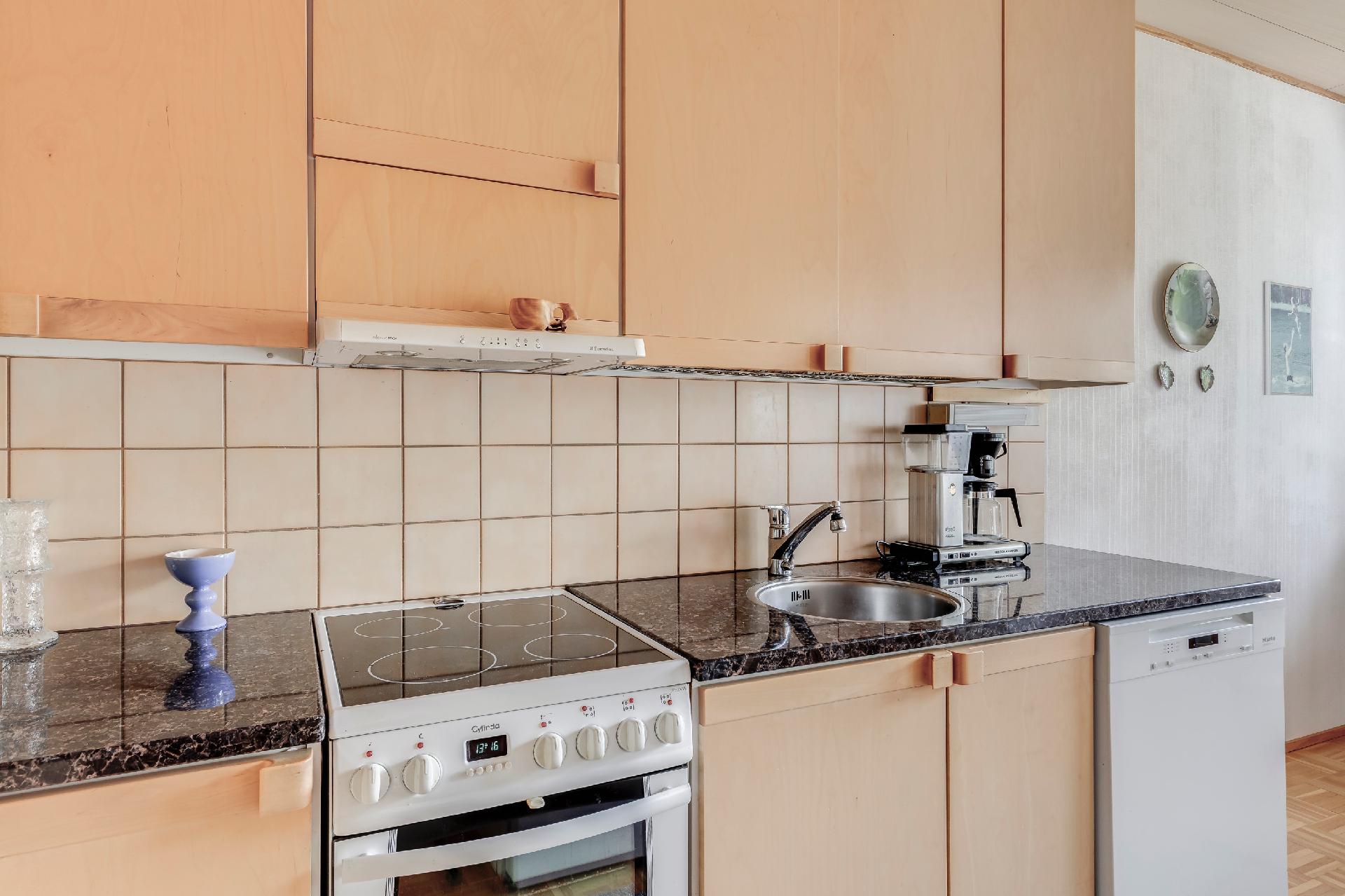 Rasinkuja 5, Tapaninkylä, Helsinki