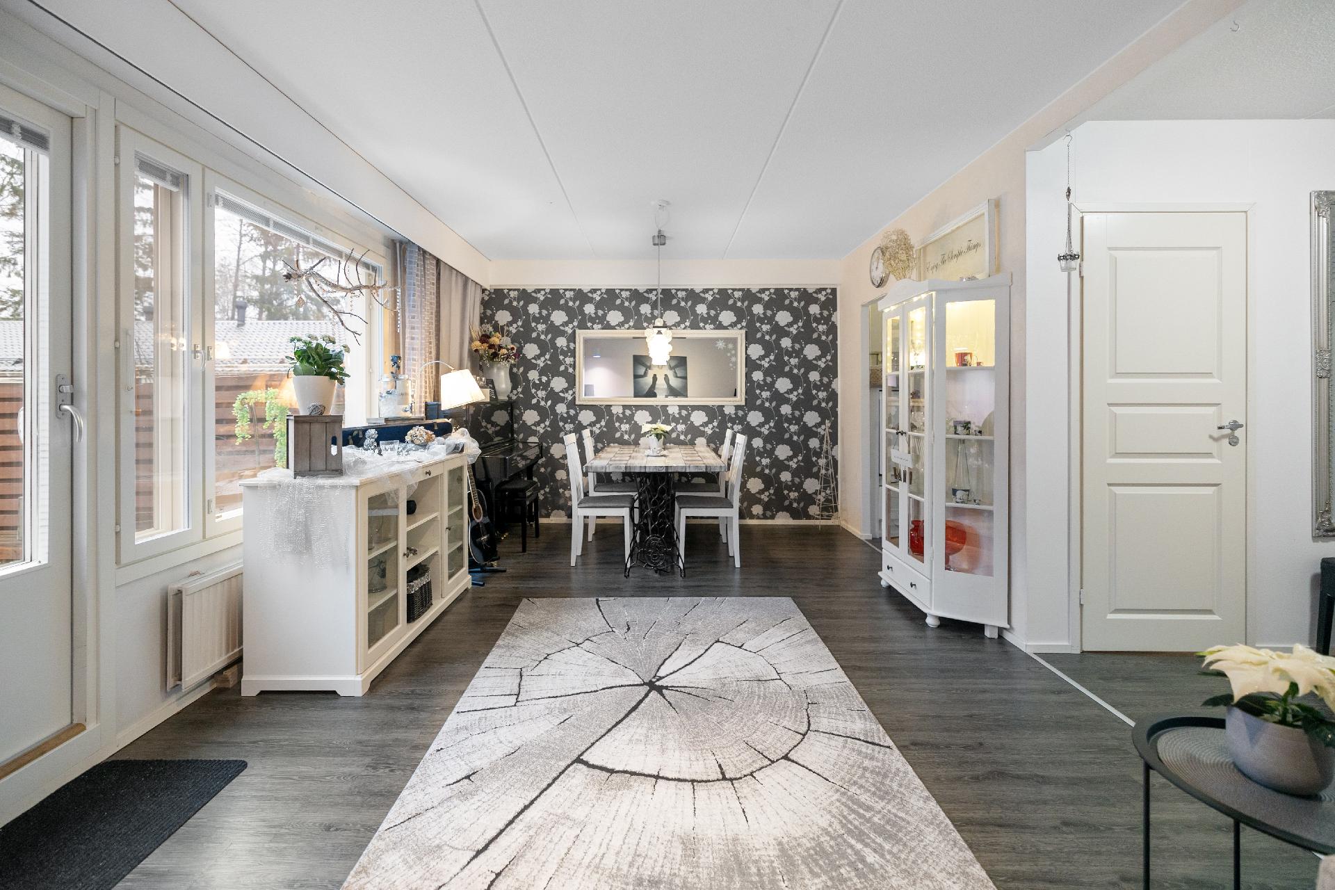 Maalarintie 10, Kilta, Kerava