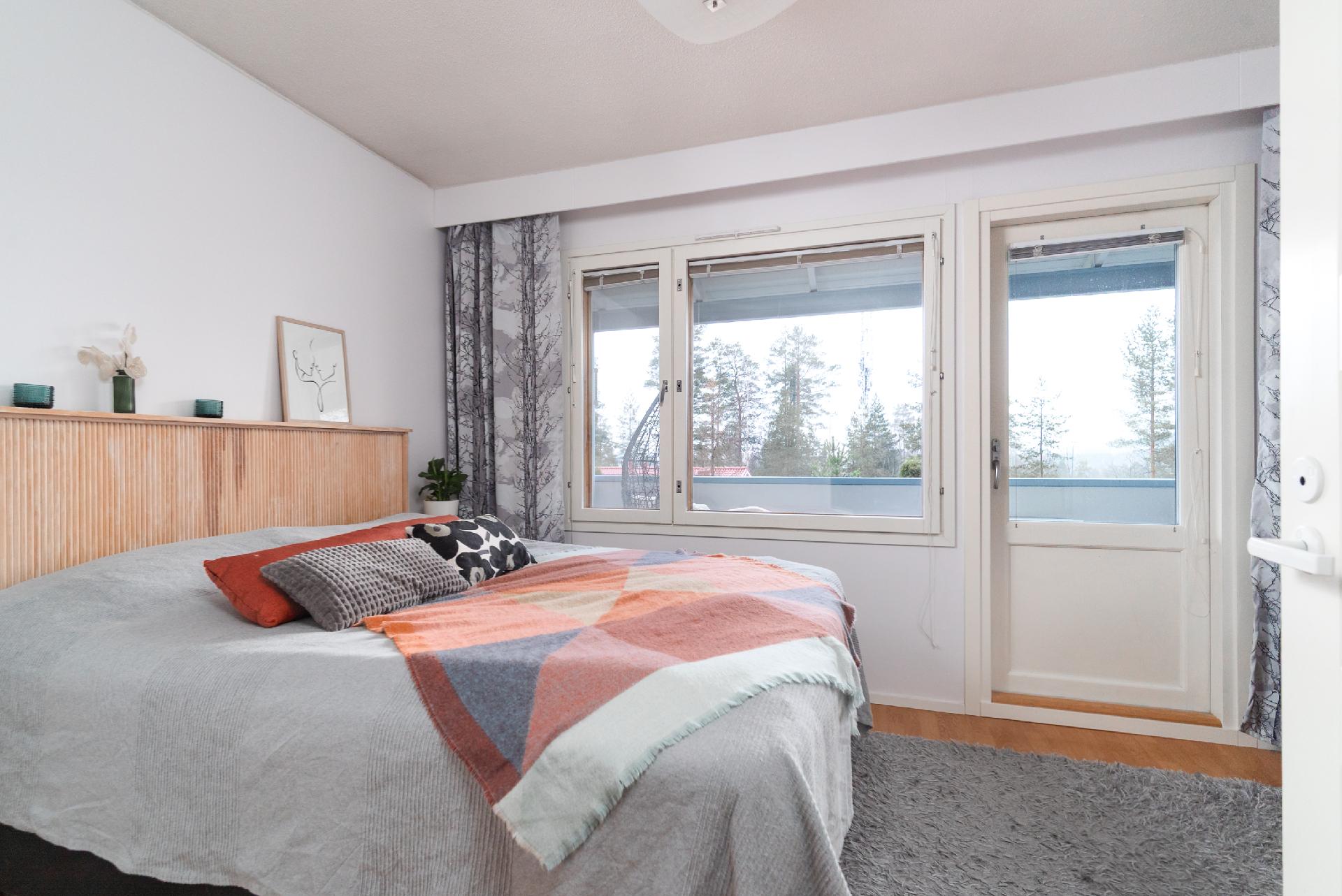 päämakuuhuone josta pääsy parvekkeelle