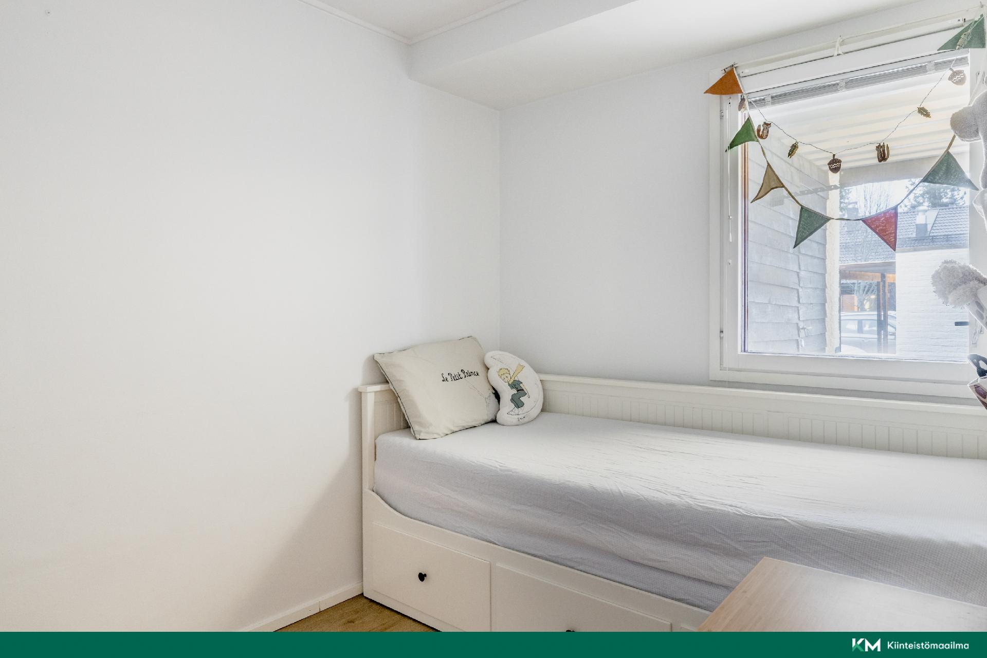 Alakerran makuuhuone