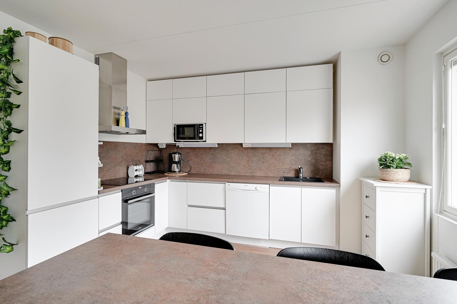 Postikatu 12, Keskusta, Järvenpää