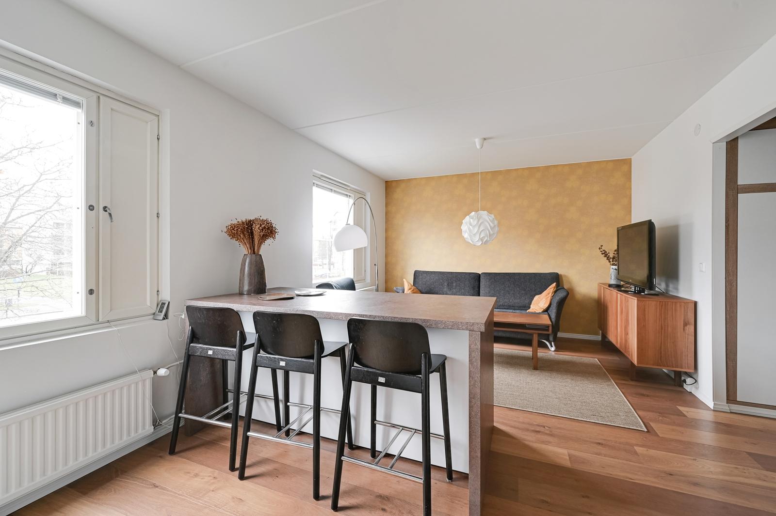 Postikatu 12, Keskusta, Järvenpää