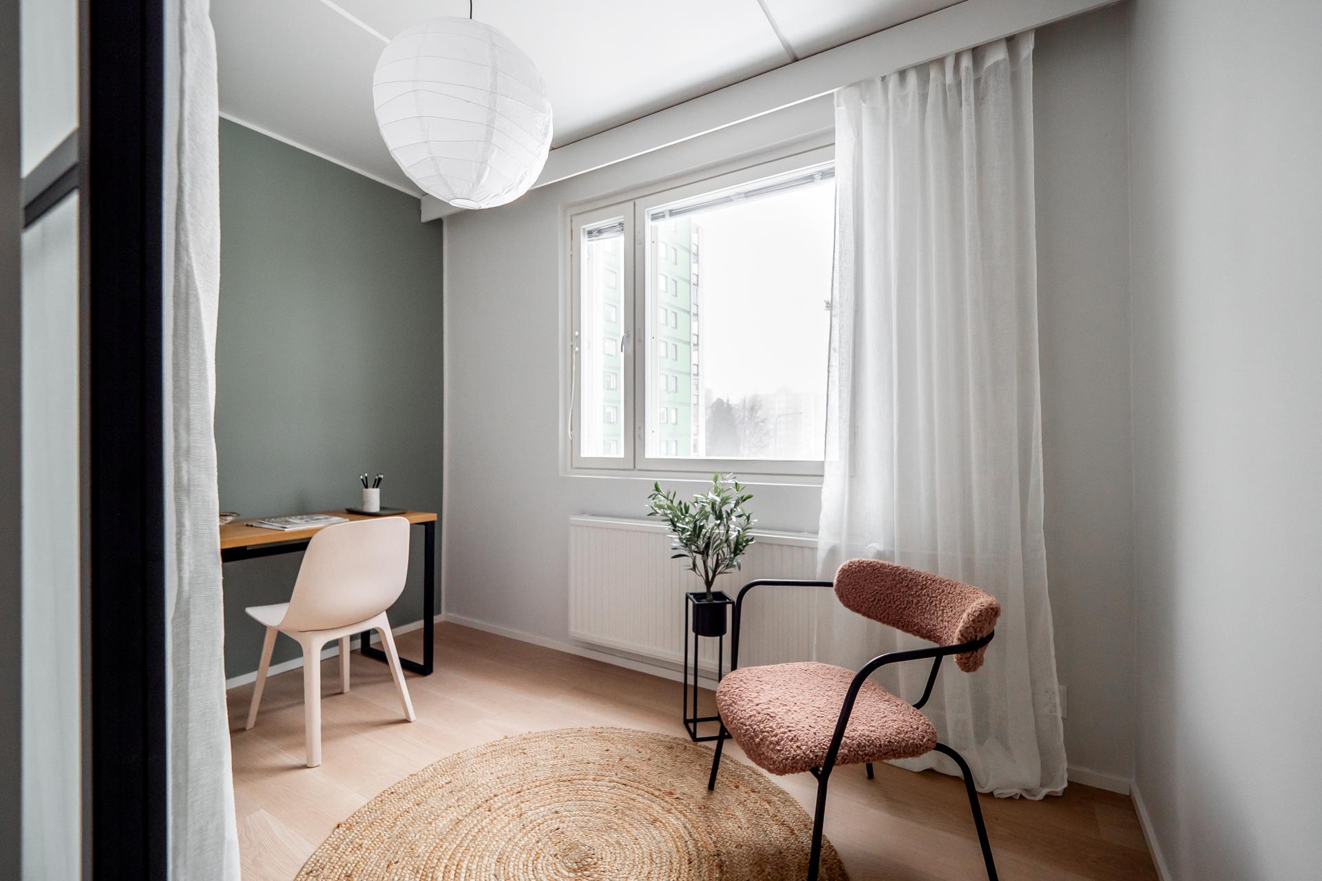 Työhuone sopii myös vierashuoneeksi