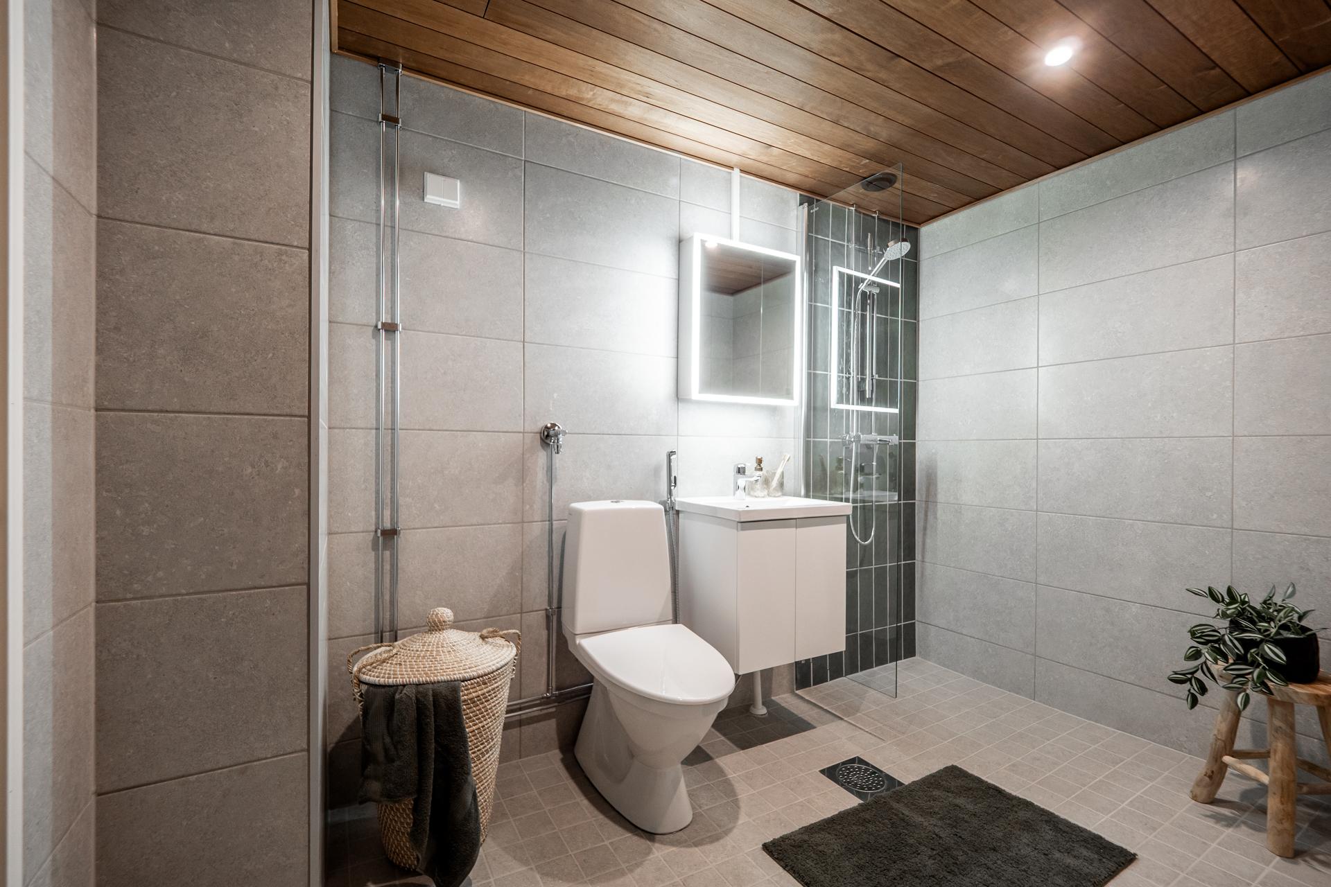 Tyylikäs kylpyhuone