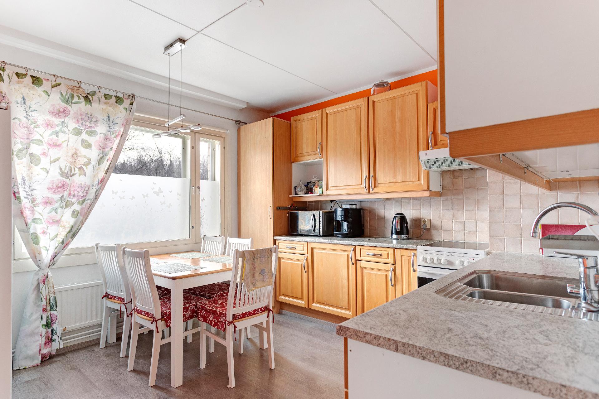 Raappavuorenreuna 2, Martinlaakso, Vantaa