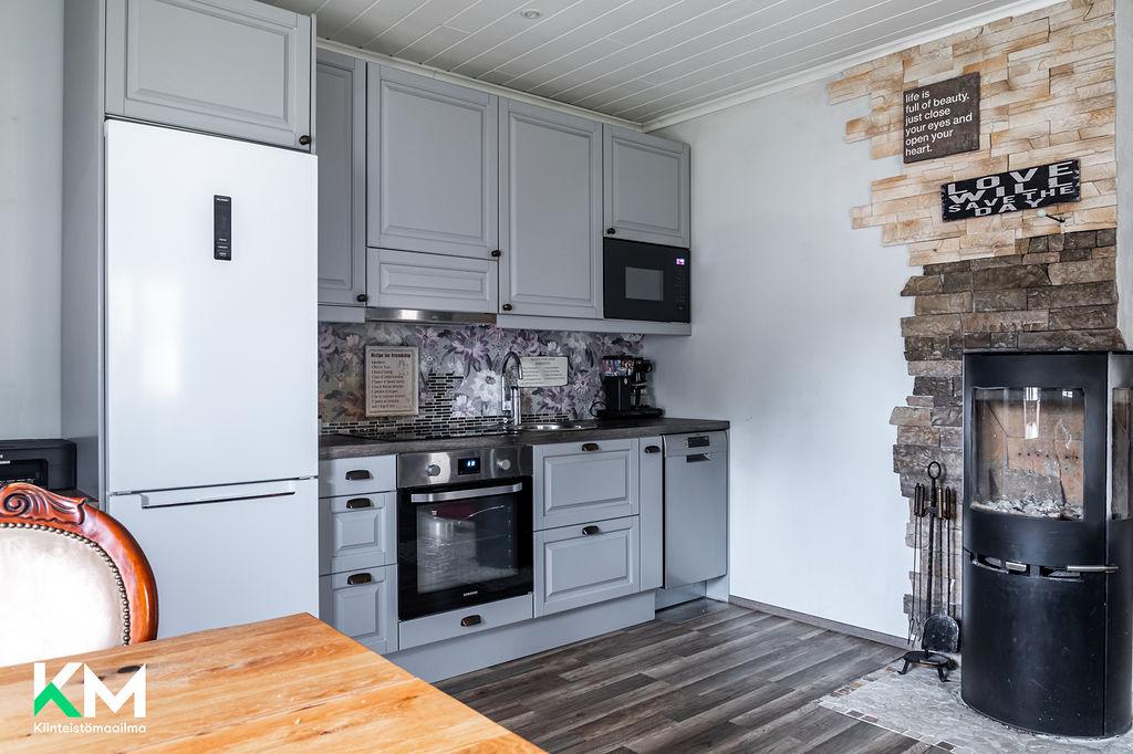 Mäntsäläntie 28, Laune, Lahti