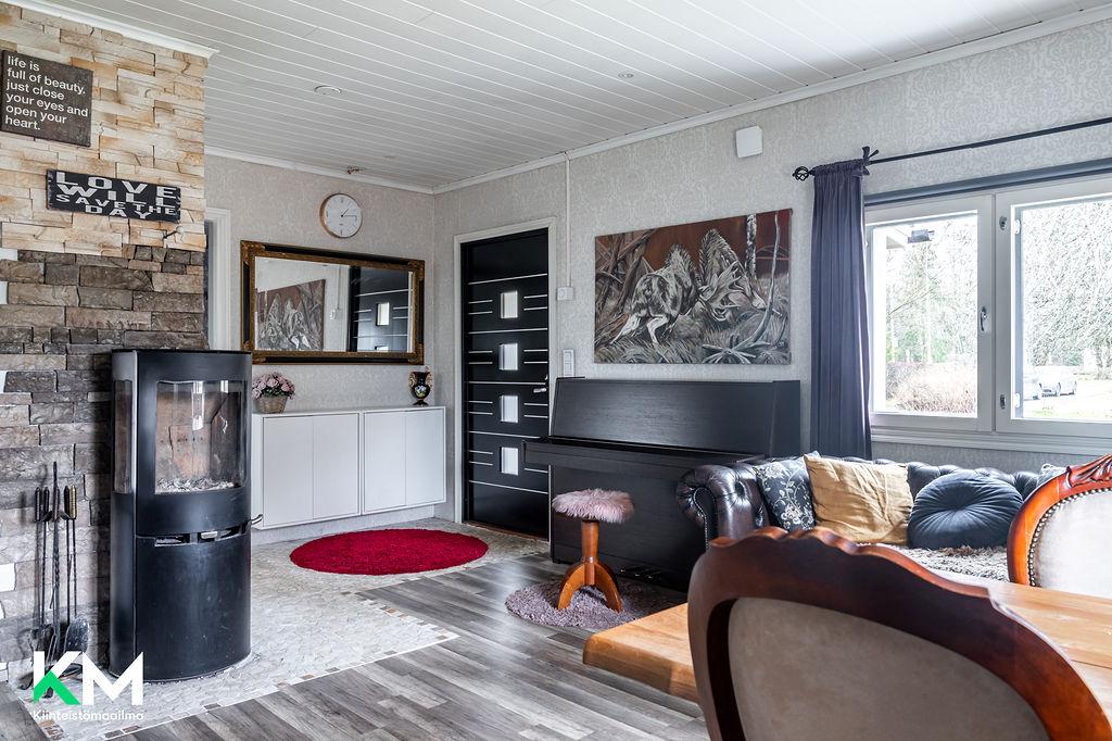 Mäntsäläntie 28, Laune, Lahti