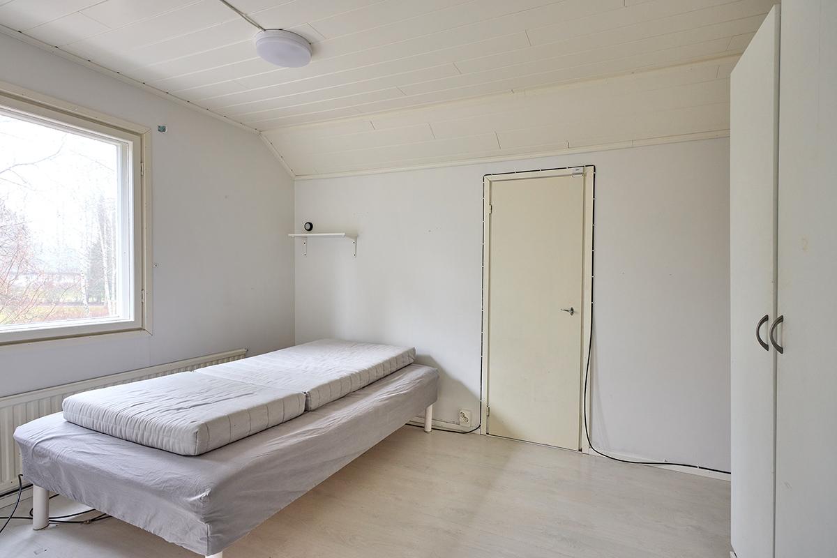 Yläkerran toinen huone