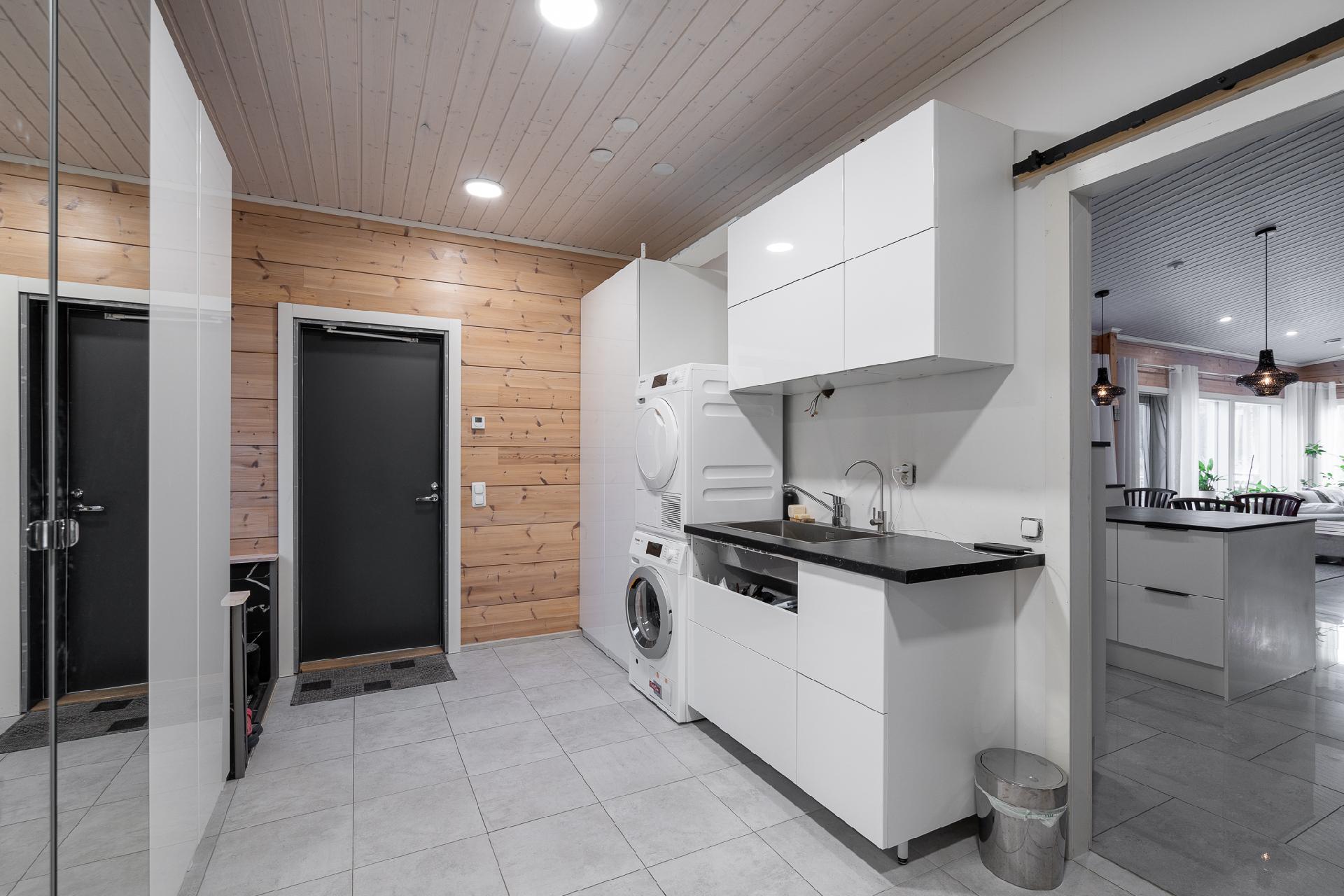 Kodinhoitohuone/arkieteinen