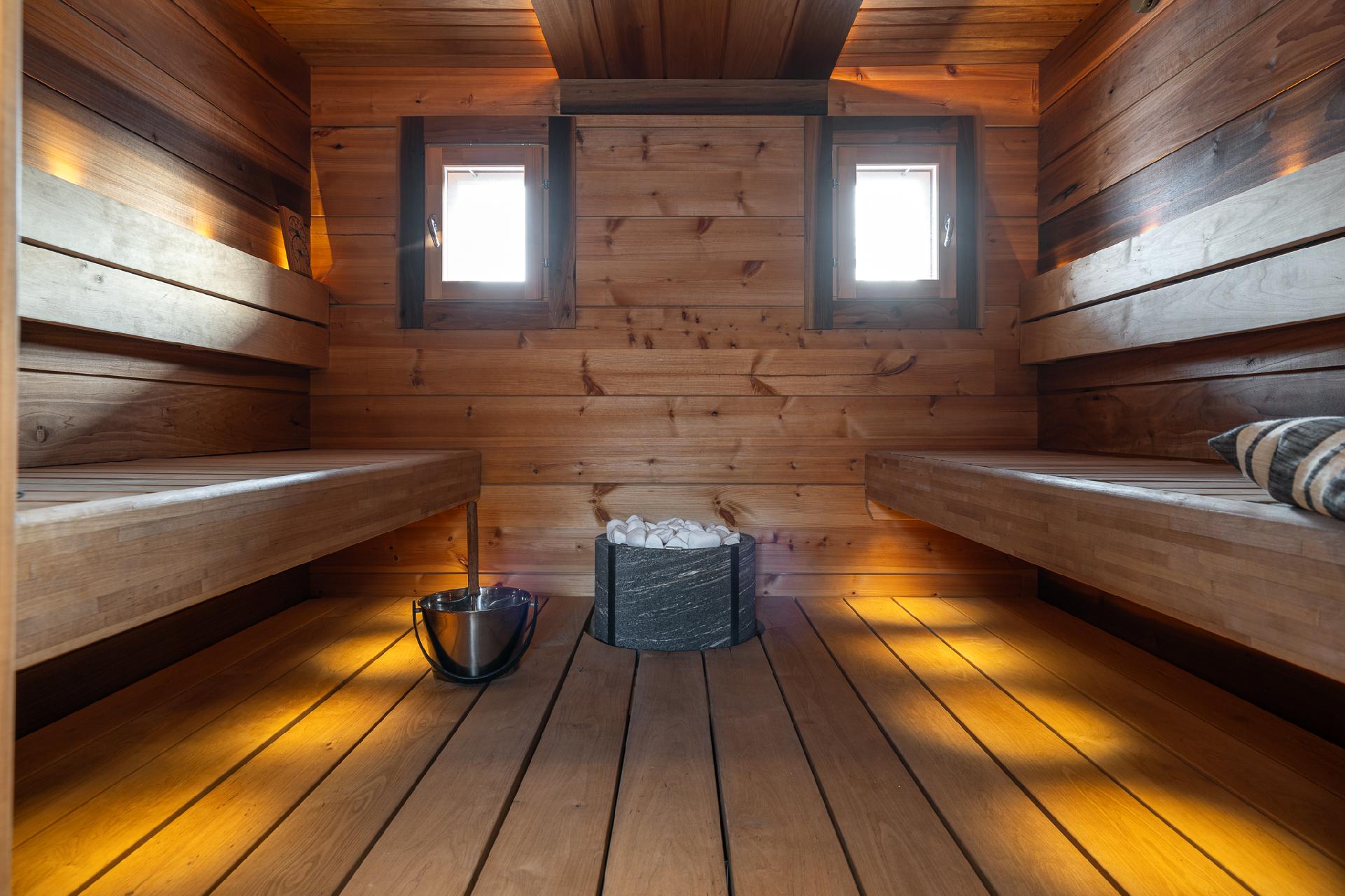 Vierasrakennuksen sauna