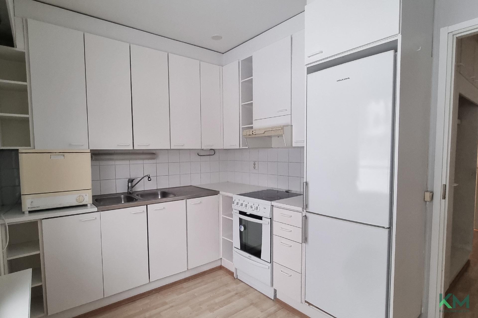 Keittokomerossa tilaa kokkailla