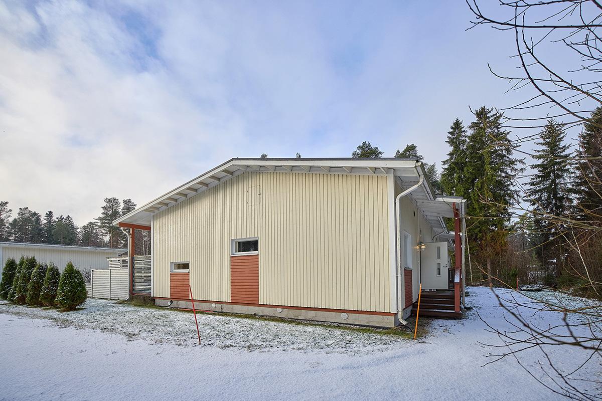 Käpytie 11, Sammatti, Lohja