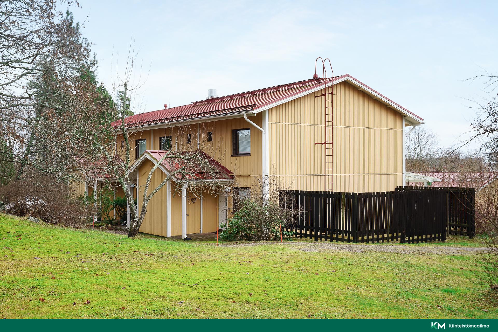 Yleiskuva taloyhtiöstä