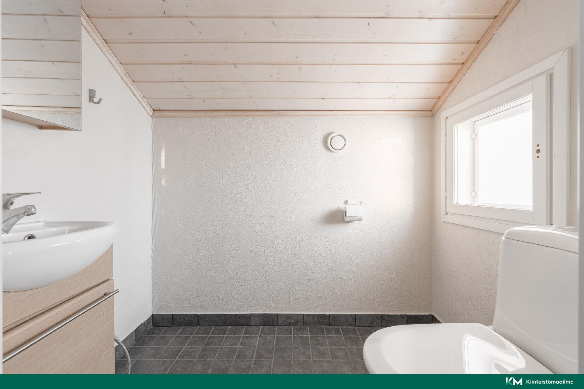 Parvella erillinen wc